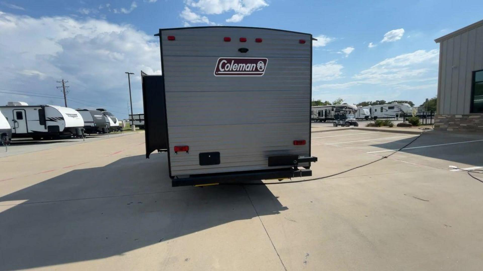 2020 DUTCHMEN COLEMAN 244BH (4YDT24426LH) , Length: 27.58 ft. | Dry Weight: 5,541 lbs. | Slides: 1 transmission, located at 4319 N Main Street, Cleburne, TX, 76033, (817) 221-0660, 32.435829, -97.384178 - Photo#8