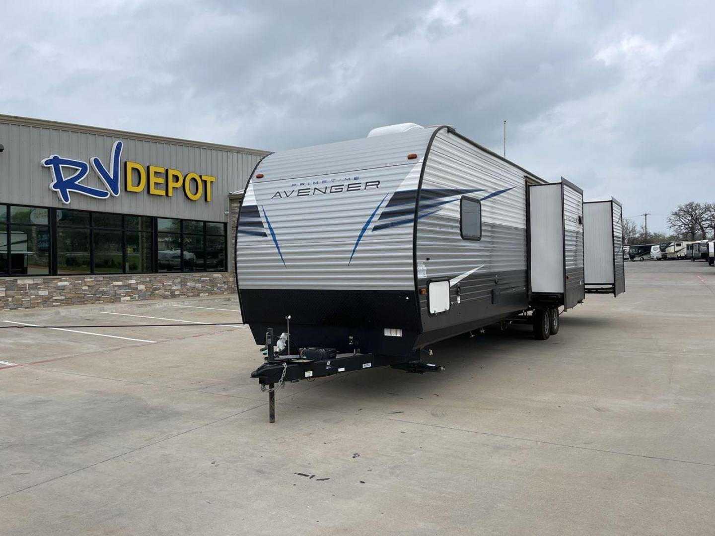 2020 FOREST RIVER AVENGER 32QBI (5ZT2AVXB2LB) , located at 4319 N Main Street, Cleburne, TX, 76033, (817) 221-0660, 32.435829, -97.384178 - Photo#0