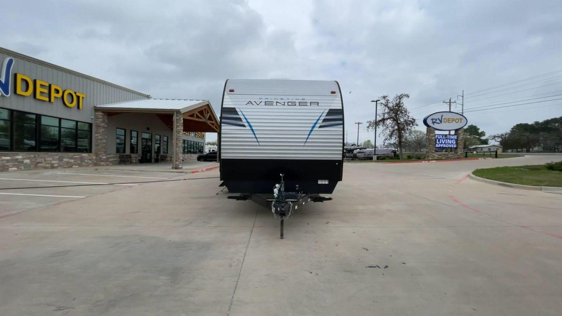 2020 FOREST RIVER AVENGER 32QBI (5ZT2AVXB2LB) , located at 4319 N Main Street, Cleburne, TX, 76033, (817) 221-0660, 32.435829, -97.384178 - Photo#4