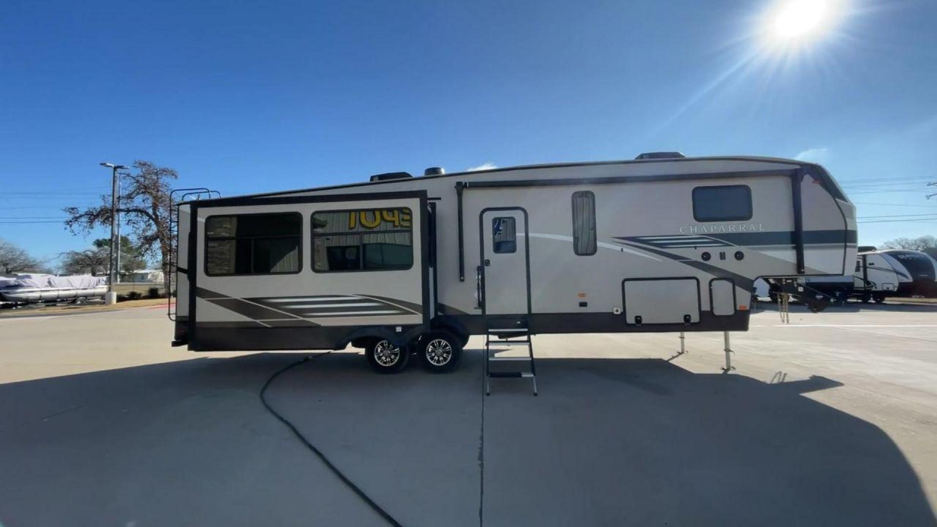 2020 FOREST RIVER CHAPARRAL 360IBL (5ZT3CH1B5LA) , Length: 39 ft | Dry Weight: 11,450 lbs. | Gross Weight: 14,000 lbs. | Slides: 4 transmission, located at 4319 N Main Street, Cleburne, TX, 76033, (817) 221-0660, 32.435829, -97.384178 - The 2020 Forest River Chaparral 360IBL is the ultimate in RV comfort. It's a fifth-wheel trailer that will change the way you camp. With its expansive 39-foot length, this model offers a beautifully designed interior that provides a luxurious and inviting space for families and couples looking for b - Photo#2