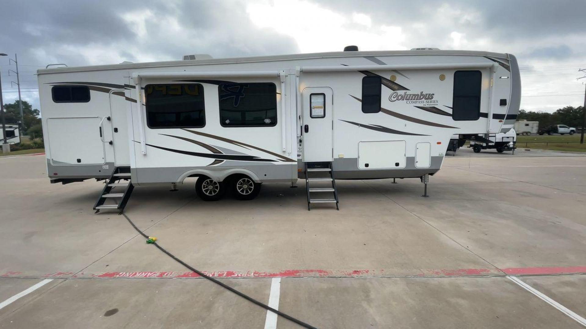 2020 FOREST RIVER COLUMBUS 374BHC (4X4FCMN20L6) , Length: 41.17 ft. | Dry Weight: 12,785 lbs. | Gross Weight: 15,785 lbs. | Slides: 4 transmission, located at 4319 N Main Street, Cleburne, TX, 76033, (817) 221-0660, 32.435829, -97.384178 - Photo#2