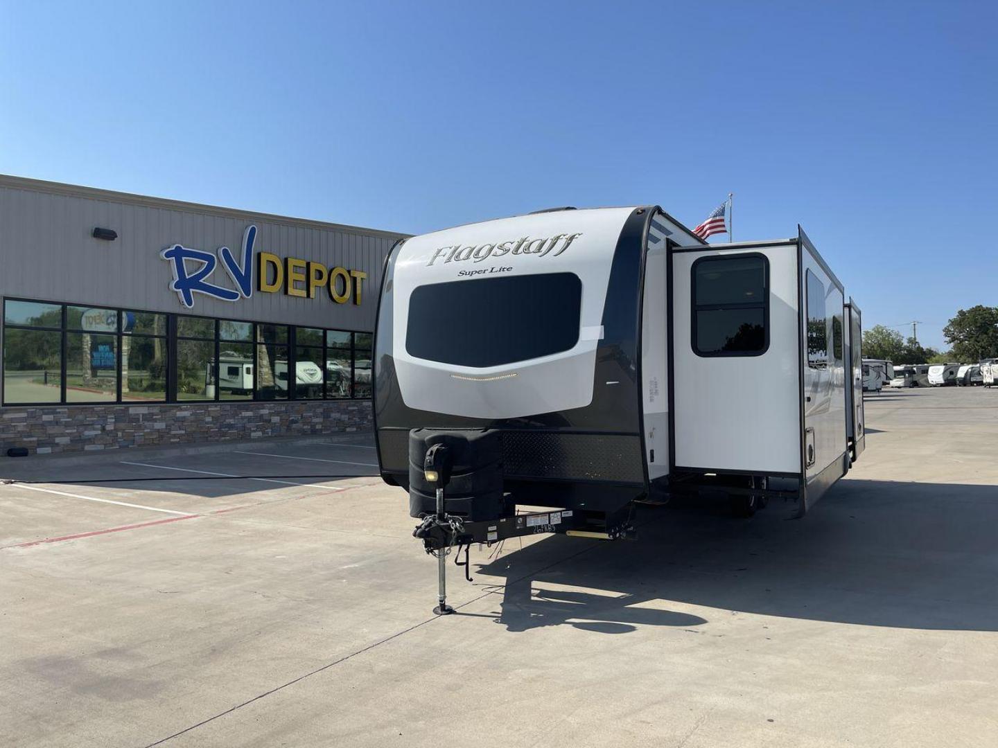 2020 FOREST RIVER FLAGSTAFF 26FKBS (4X4TFLB27LZ) , Length: 29.92 ft. | Dry Weight: 6,608 lbs. | Slides: 2 transmission, located at 4319 N Main Street, Cleburne, TX, 76033, (817) 221-0660, 32.435829, -97.384178 - Photo#0