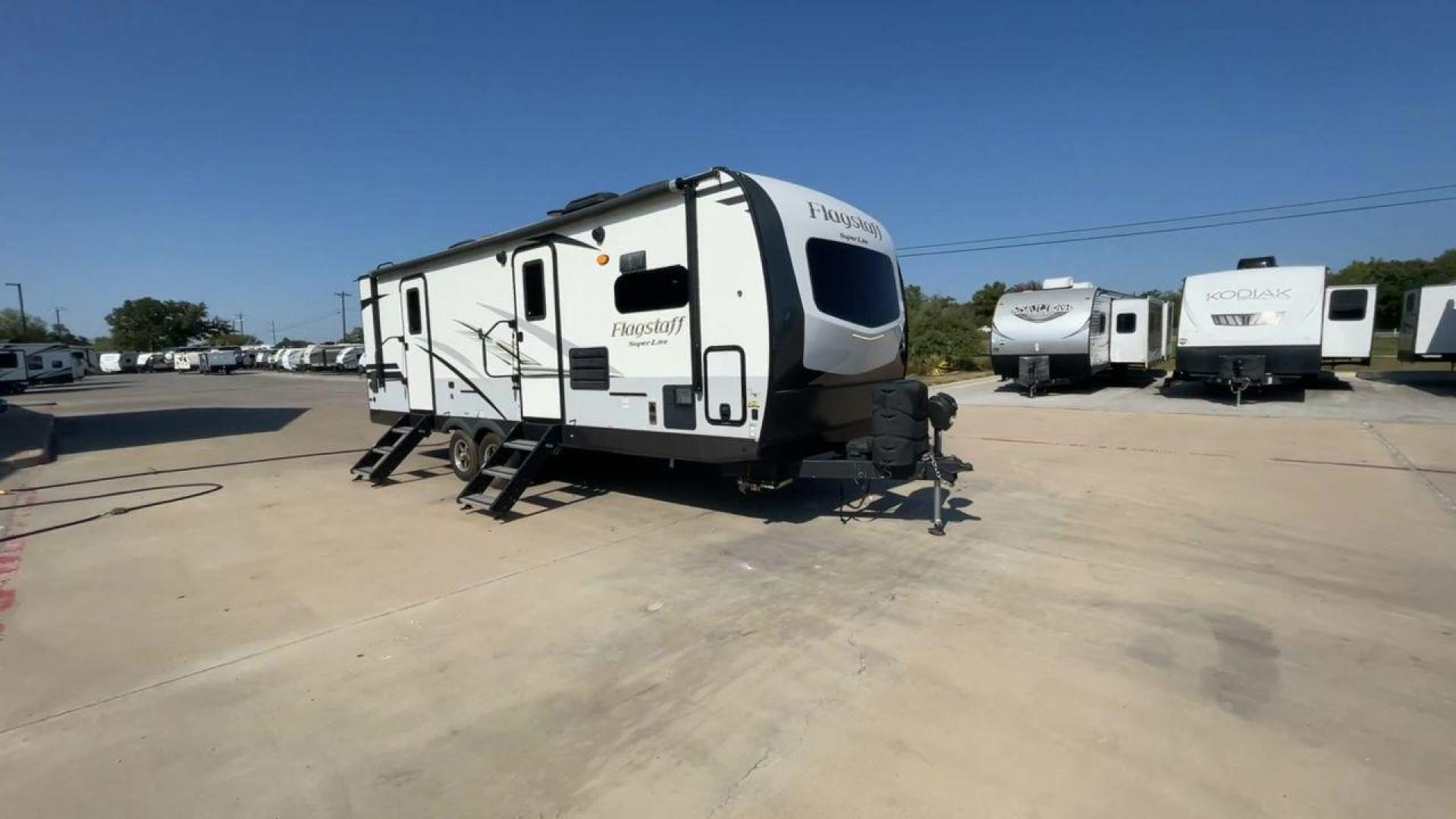 2020 FOREST RIVER FLAGSTAFF 26FKBS (4X4TFLB27LZ) , Length: 29.92 ft. | Dry Weight: 6,608 lbs. | Slides: 2 transmission, located at 4319 N Main Street, Cleburne, TX, 76033, (817) 221-0660, 32.435829, -97.384178 - Photo#3