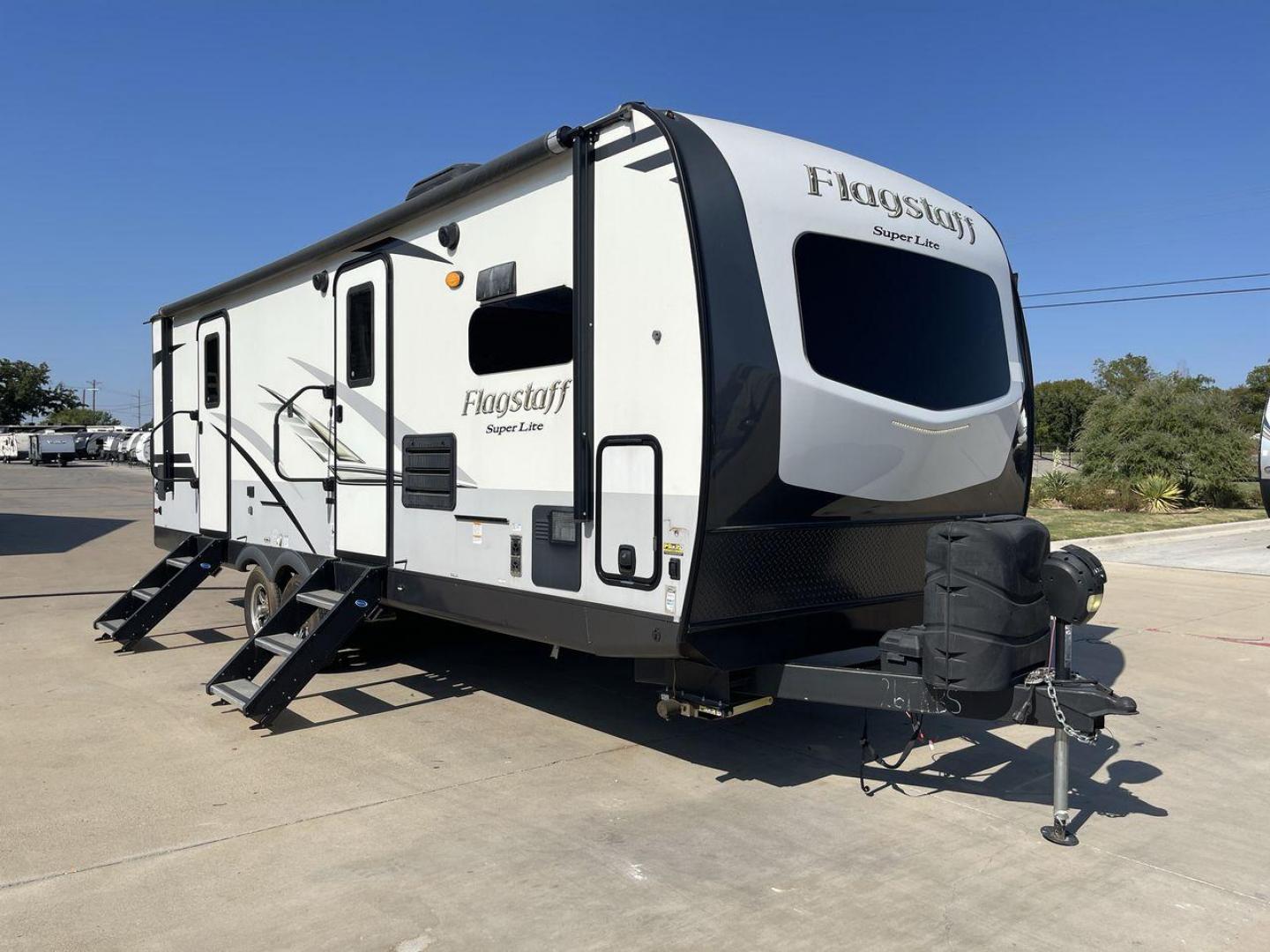 2020 FOREST RIVER FLAGSTAFF 26FKBS (4X4TFLB27LZ) , Length: 29.92 ft. | Dry Weight: 6,608 lbs. | Slides: 2 transmission, located at 4319 N Main Street, Cleburne, TX, 76033, (817) 221-0660, 32.435829, -97.384178 - Photo#23