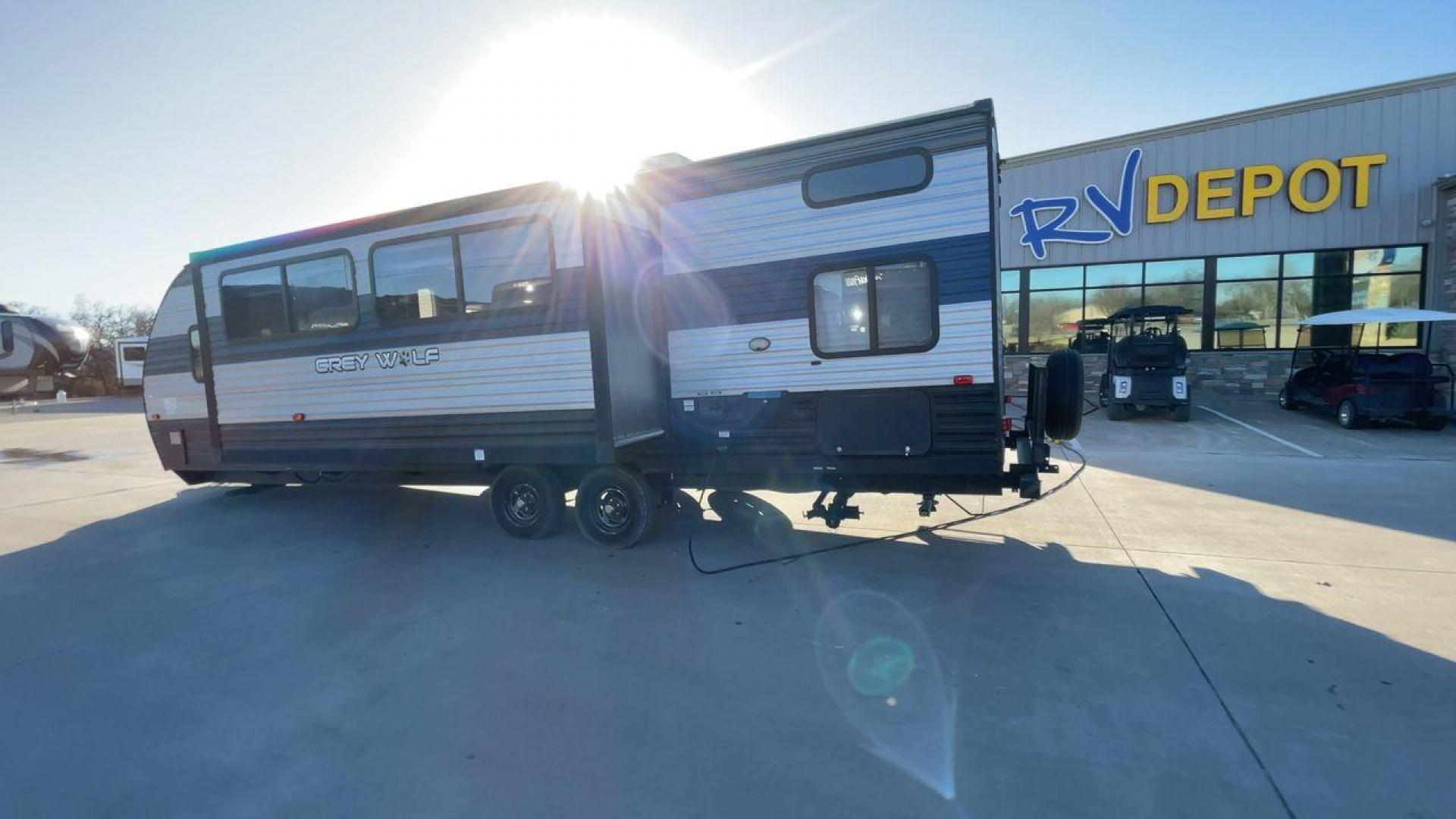 2020 FOREST RIVER GREY WOLF 26DBH (4X4TCKB24LK) , Length: 31.58 ft. | Dry Weight: 5,795 lbs. | Slides: 1 transmission, located at 4319 N Main Street, Cleburne, TX, 76033, (817) 221-0660, 32.435829, -97.384178 - This 2020 Forest River Grey Wolf 26DBH travel trailer offers an impressive combination of durability, functionality, and style. Measuring 31.58 feet in length and boasting a dry weight of 5,795 lbs, this model is built for easy towing while maintaining a spacious and comfortable living experience. T - Photo#7