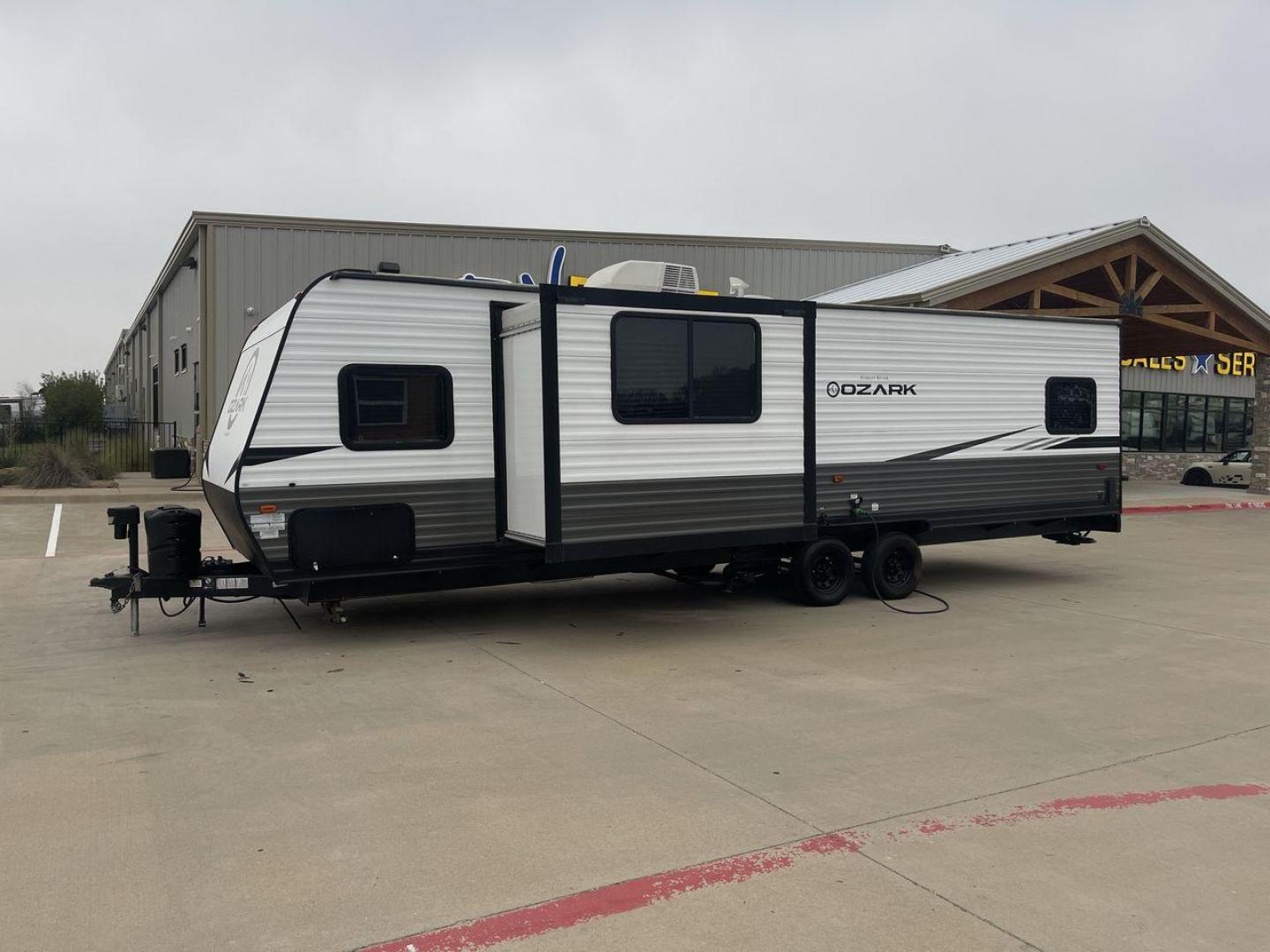 2020 FOREST RIVER OZARK 2700TH (4X4TZKC24LY) , Length:32.33 ft | Dry Weight: 5,683 lbs. | Gross Weight: 7,830 lbs. | Slides: 1 transmission, located at 4319 N Main Street, Cleburne, TX, 76033, (817) 221-0660, 32.435829, -97.384178 - Discover the ultimate in versatility with the 2020 Forest River Ozark 2700TH. This toy hauler travel trailer is expertly crafted to satisfy your adventurous side while providing unparalleled comfort. This model is designed to strike the perfect balance between spaciousness and maneuverability. With - Photo#24