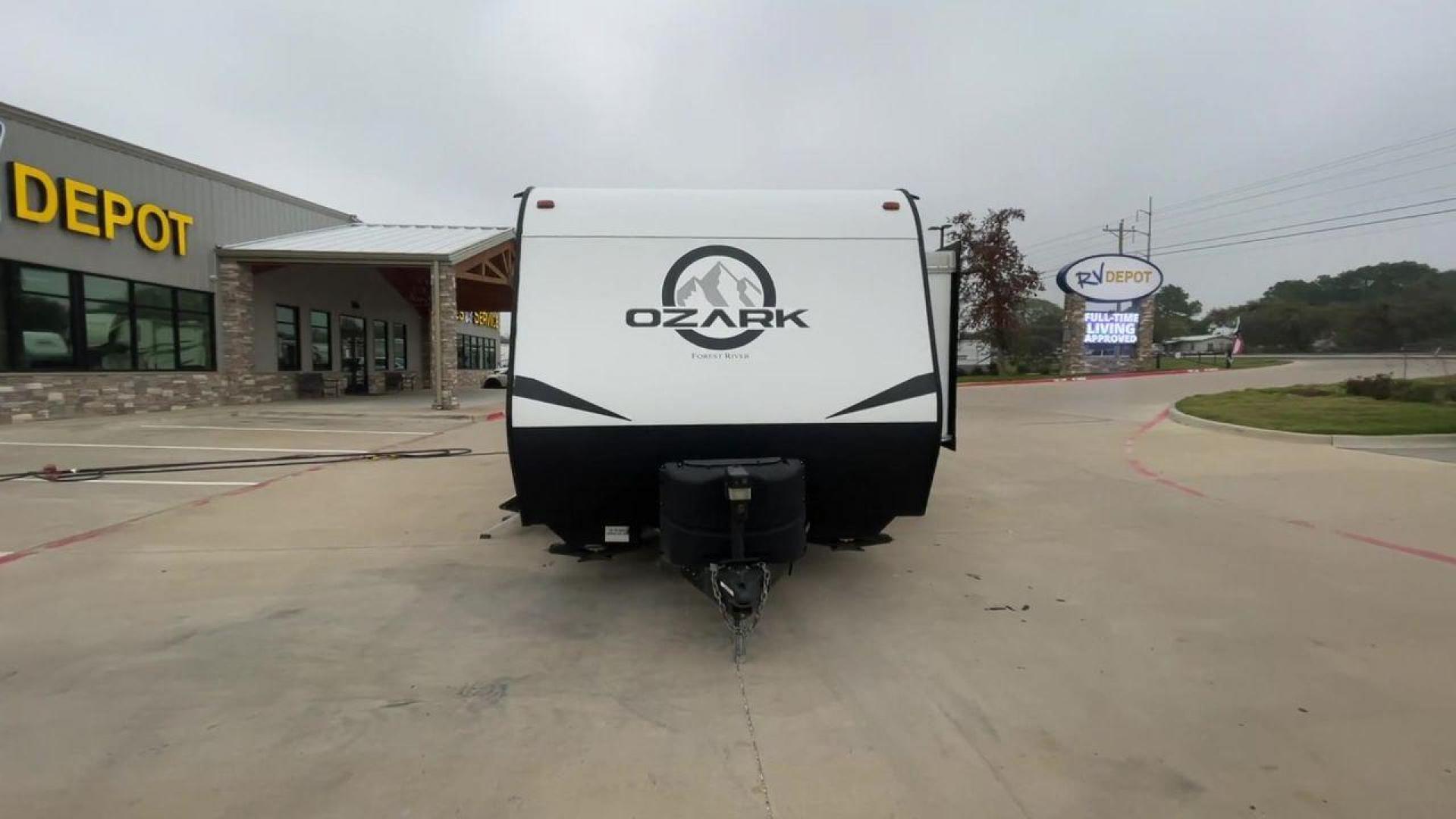 2020 FOREST RIVER OZARK 2700TH (4X4TZKC24LY) , Length:32.33 ft | Dry Weight: 5,683 lbs. | Gross Weight: 7,830 lbs. | Slides: 1 transmission, located at 4319 N Main Street, Cleburne, TX, 76033, (817) 221-0660, 32.435829, -97.384178 - Discover the ultimate in versatility with the 2020 Forest River Ozark 2700TH. This toy hauler travel trailer is expertly crafted to satisfy your adventurous side while providing unparalleled comfort. This model is designed to strike the perfect balance between spaciousness and maneuverability. With - Photo#4