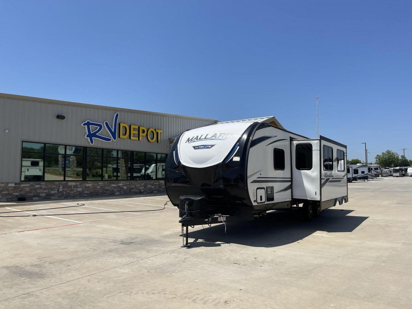 2020 HEARTLAND MALLARD M26 (5SFNB3223LE) , located at 4319 N Main Street, Cleburne, TX, 76033, (817) 221-0660, 32.435829, -97.384178 - Photo#0