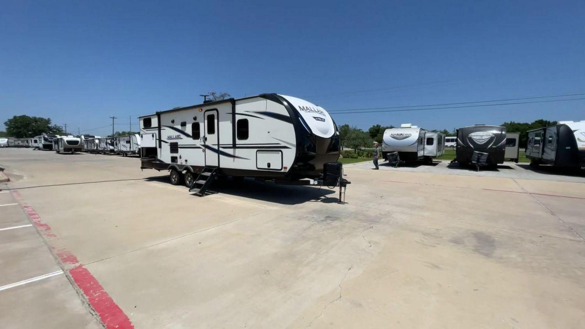 2020 HEARTLAND MALLARD M26 (5SFNB3223LE) , located at 4319 N Main Street, Cleburne, TX, 76033, (817) 221-0660, 32.435829, -97.384178 - Photo#3