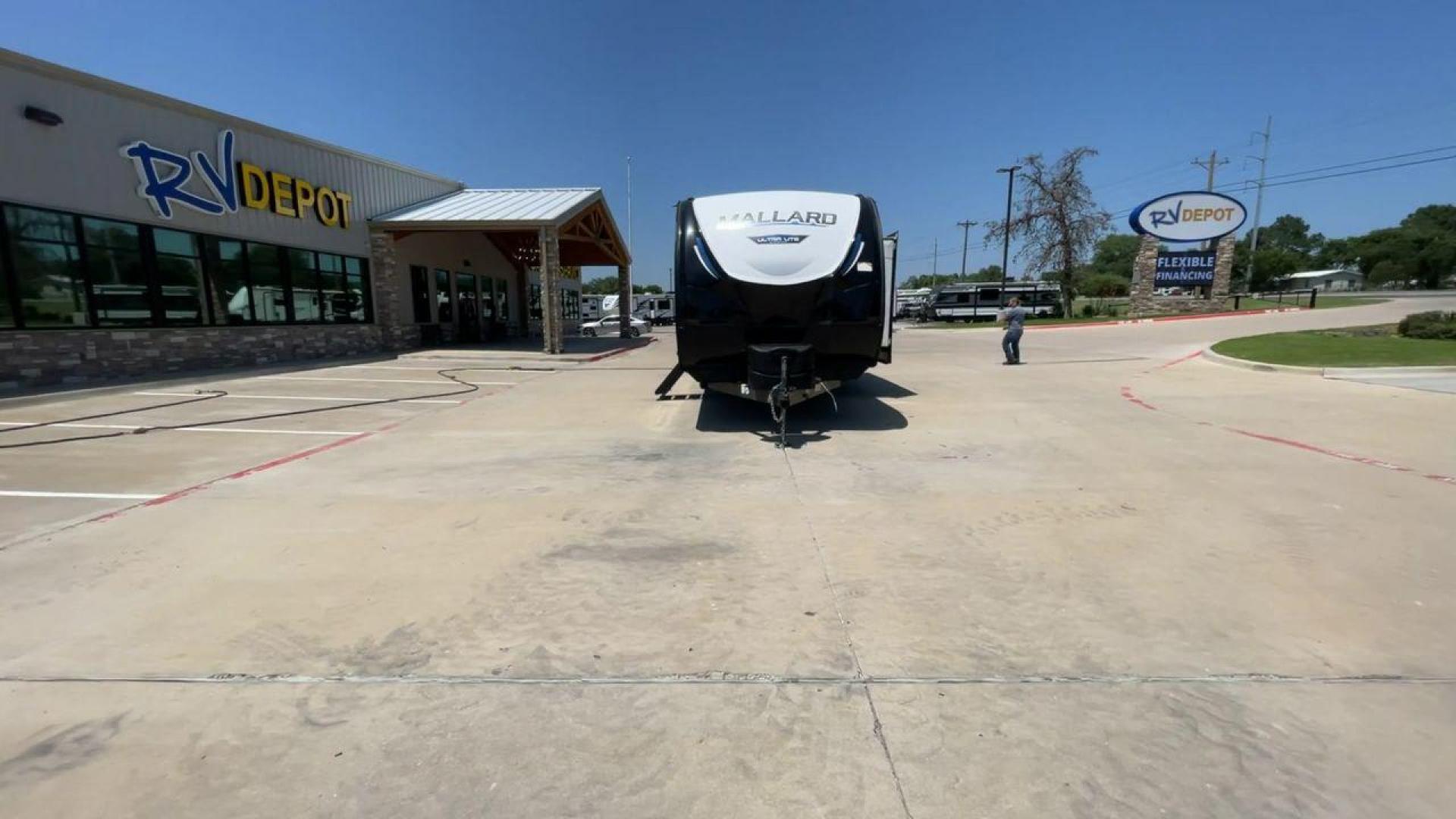 2020 HEARTLAND MALLARD M26 (5SFNB3223LE) , located at 4319 N Main Street, Cleburne, TX, 76033, (817) 221-0660, 32.435829, -97.384178 - Photo#4