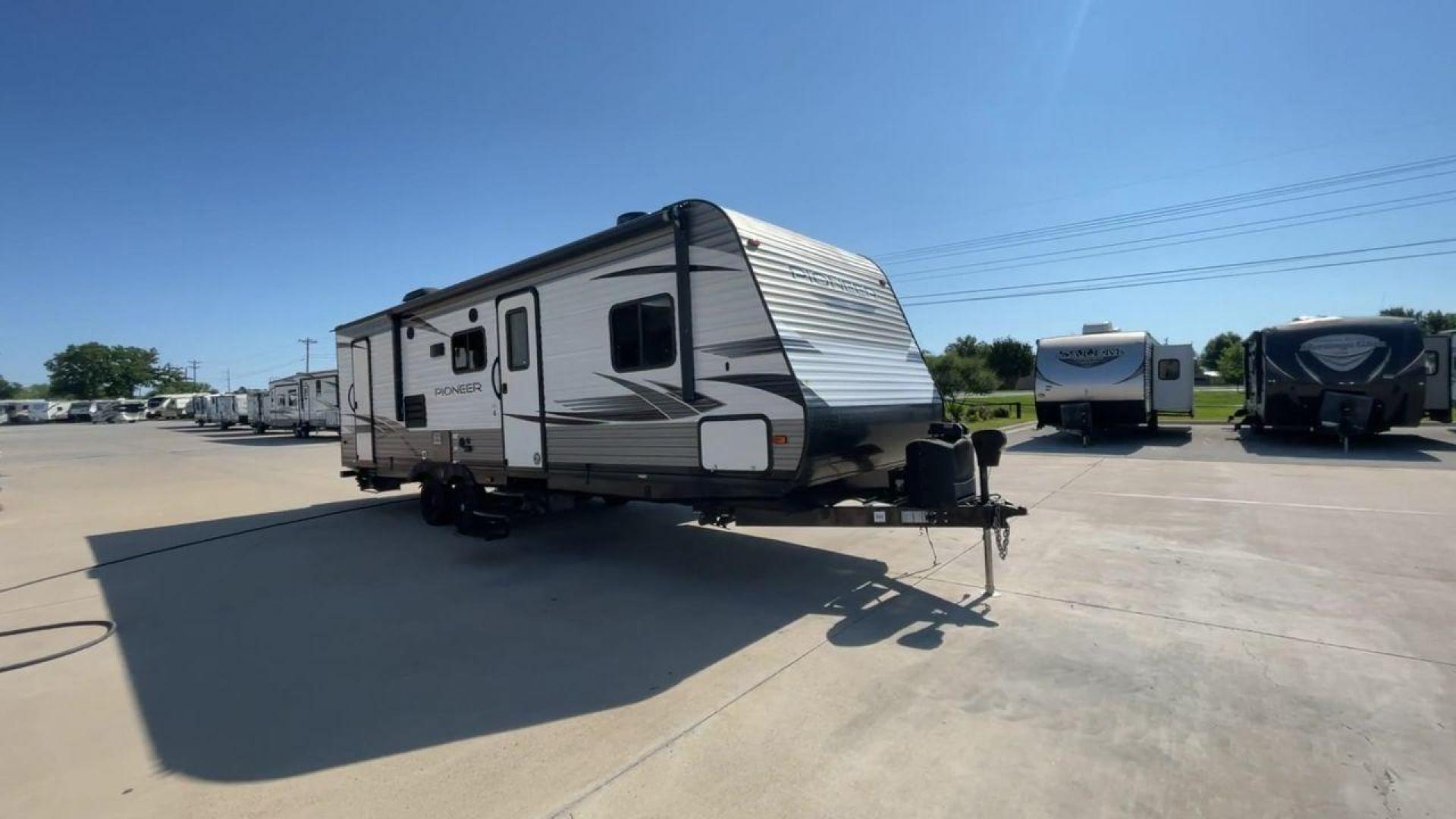 2020 HEARTLAND PIONEER BH270 (5SFPB3226LE) , located at 4319 N Main Street, Cleburne, TX, 76033, (817) 221-0660, 32.435829, -97.384178 - Photo#3