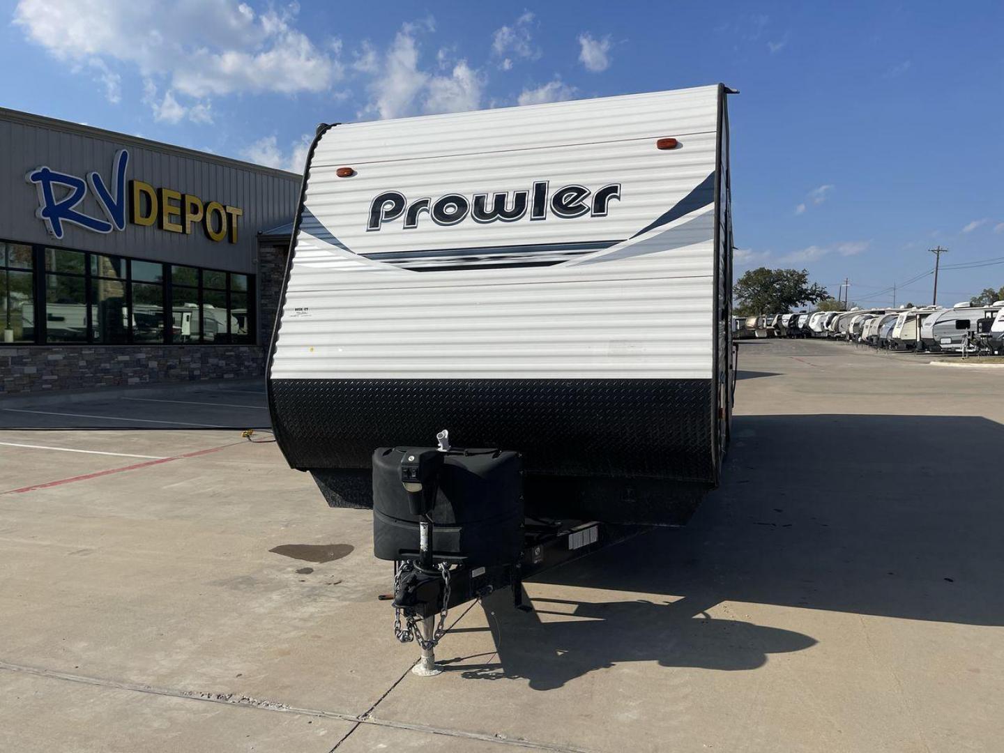 2020 WHITE HEARTLAND PROWLER 320BH (5SFPB3628LE) , Length: 36.33 ft. | Dry Weight: 7,980 lbs. | Gross Weight: 9,600 lbs. | Slides: 2 transmission, located at 4319 N Main Street, Cleburne, TX, 76033, (817) 221-0660, 32.435829, -97.384178 - Photo#0