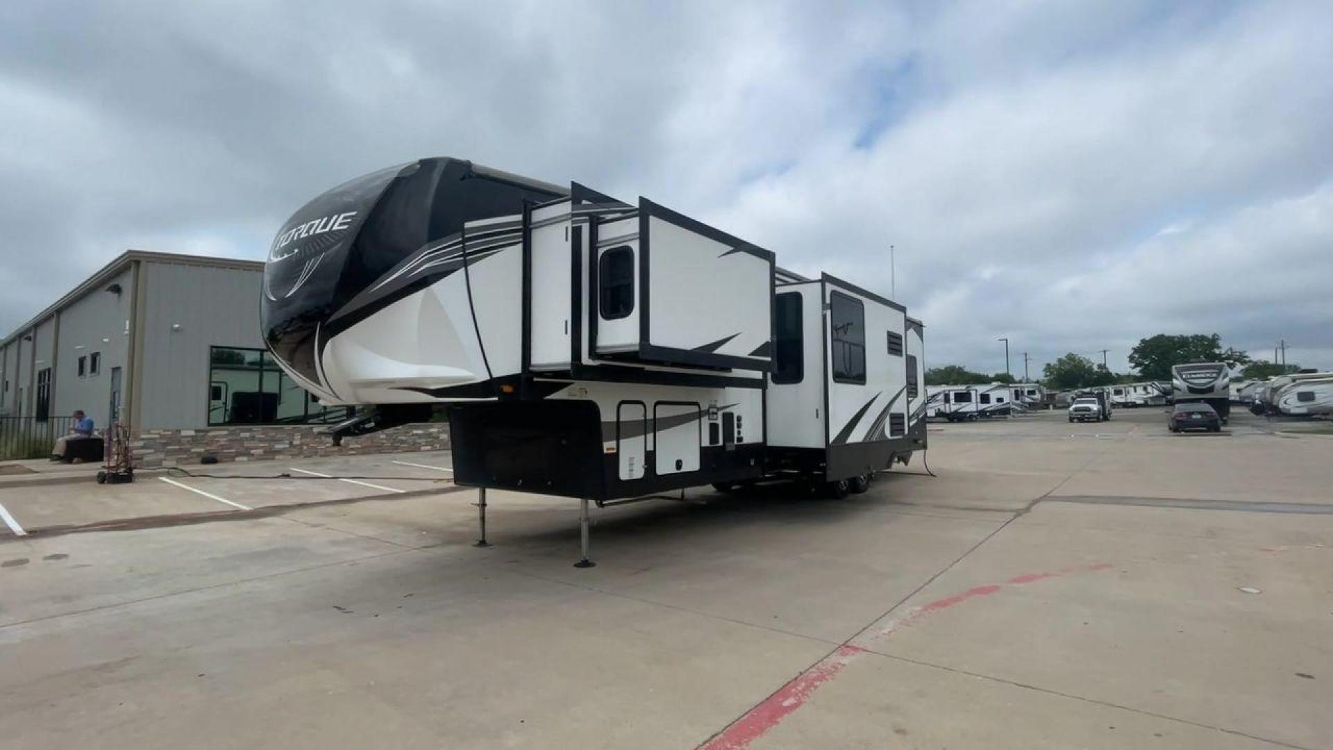 2020 HEARTLAND TORQUE 373 (5SFCG4422LE) , located at 4319 N Main Street, Cleburne, TX, 76033, (817) 221-0660, 32.435829, -97.384178 - Photo#5