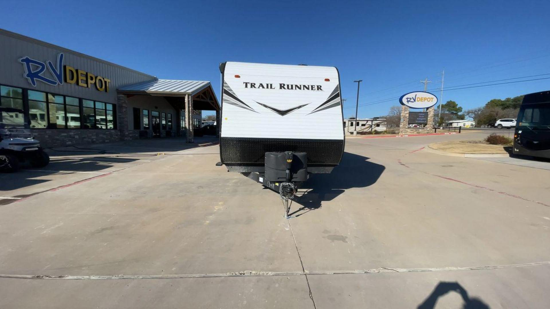 2020 HEARTLAND TRAIL RUNNER 293BH (5SFEB3320LE) , located at 4319 N Main Street, Cleburne, TX, 76033, (817) 221-0660, 32.435829, -97.384178 - Photo#4