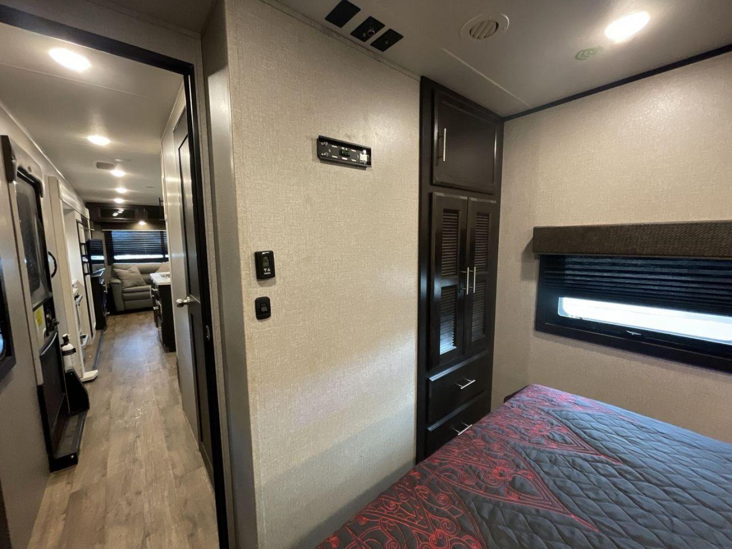 2020 JAYCO EAGLE 280RSOK (1UJBJ0BS7L1) , located at 4319 N Main Street, Cleburne, TX, 76033, (817) 221-0660, 32.435829, -97.384178 - Photo#18