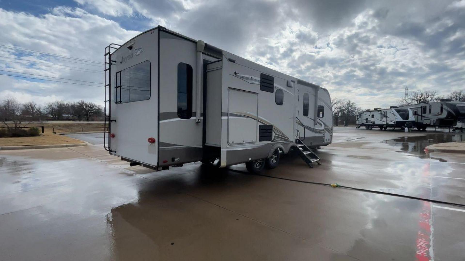 2020 JAYCO EAGLE 280RSOK (1UJBJ0BS7L1) , located at 4319 N Main Street, Cleburne, TX, 76033, (817) 221-0660, 32.435829, -97.384178 - Photo#1