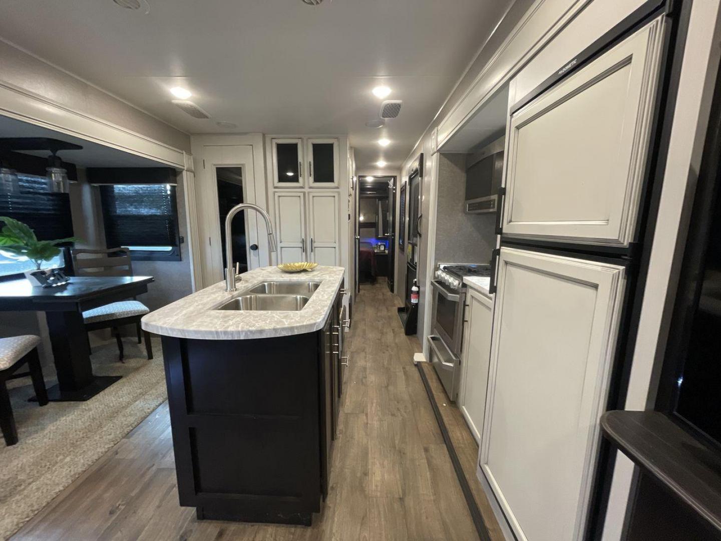 2020 JAYCO EAGLE 280RSOK (1UJBJ0BS7L1) , located at 4319 N Main Street, Cleburne, TX, 76033, (817) 221-0660, 32.435829, -97.384178 - Photo#19