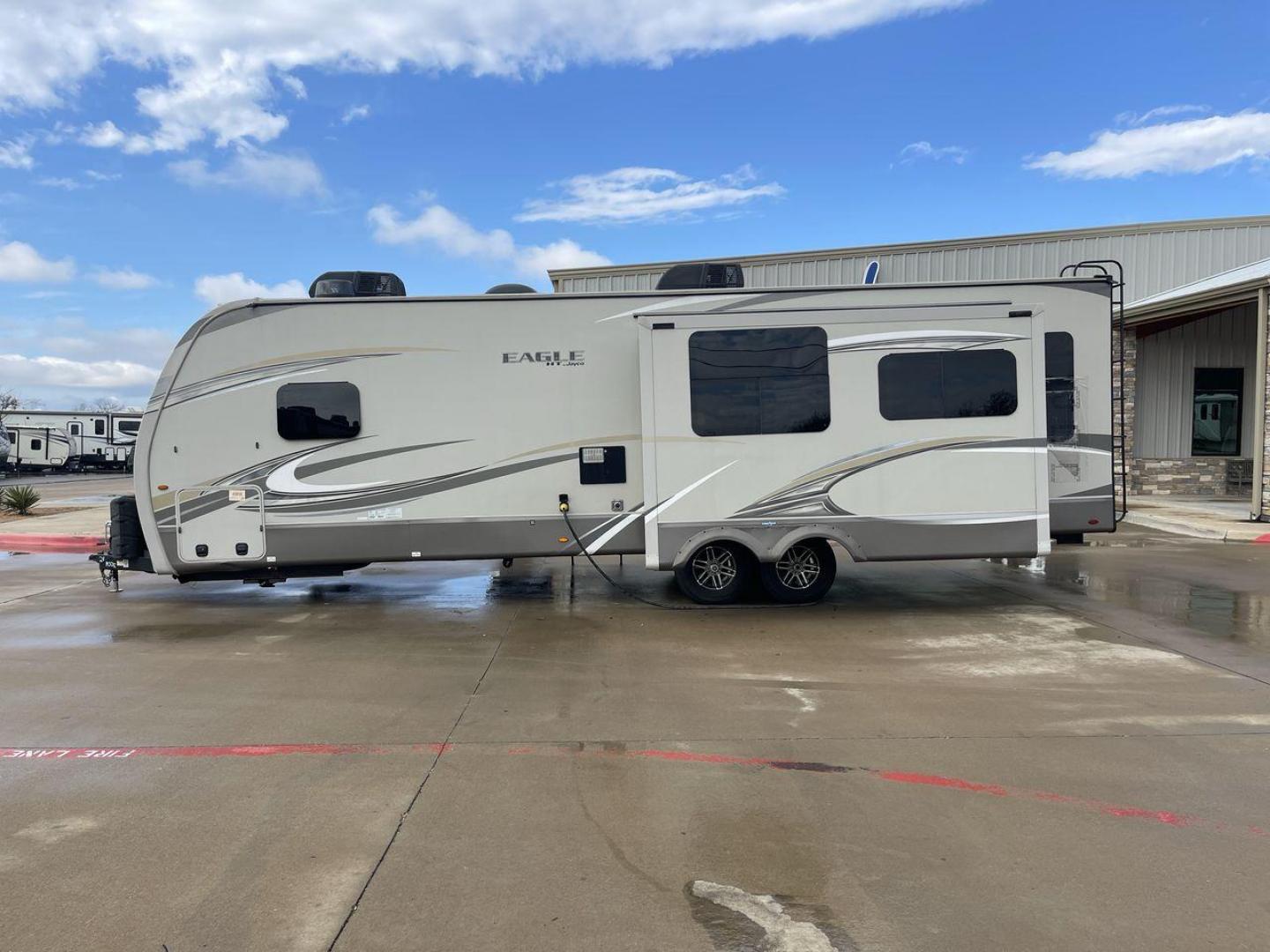 2020 JAYCO EAGLE 280RSOK (1UJBJ0BS7L1) , located at 4319 N Main Street, Cleburne, TX, 76033, (817) 221-0660, 32.435829, -97.384178 - Photo#24