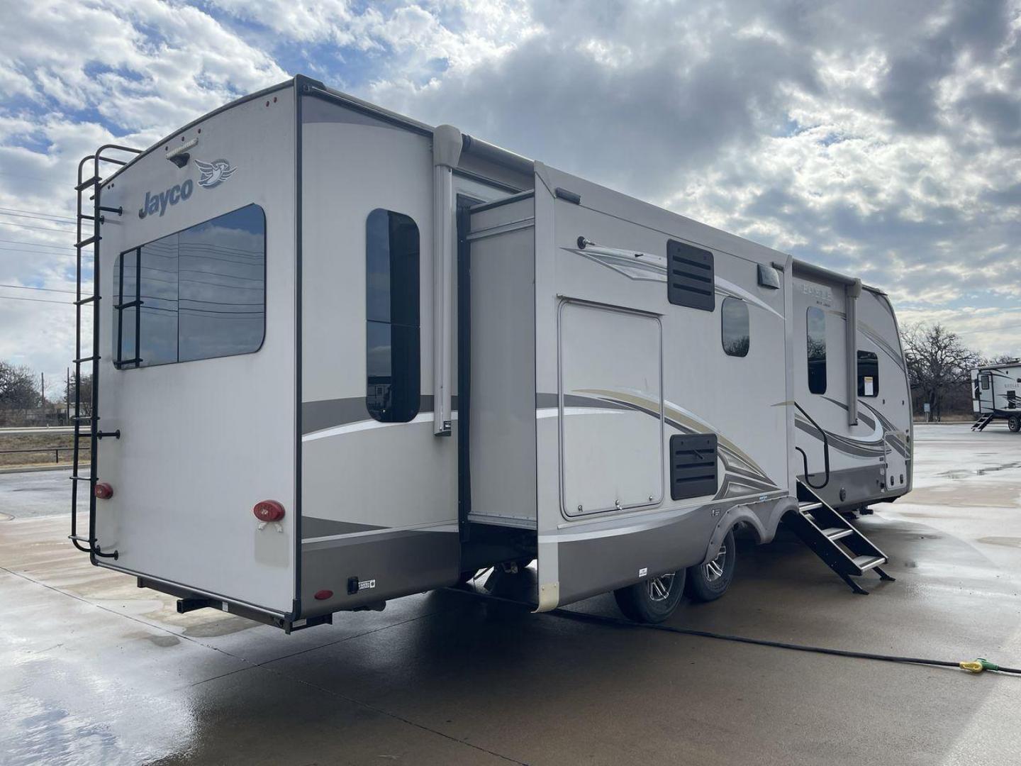 2020 JAYCO EAGLE 280RSOK (1UJBJ0BS7L1) , located at 4319 N Main Street, Cleburne, TX, 76033, (817) 221-0660, 32.435829, -97.384178 - Photo#25