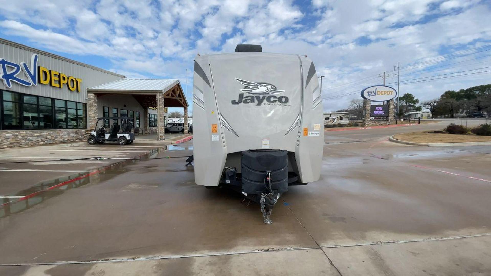 2020 JAYCO EAGLE 280RSOK (1UJBJ0BS7L1) , located at 4319 N Main Street, Cleburne, TX, 76033, (817) 221-0660, 32.435829, -97.384178 - Photo#4