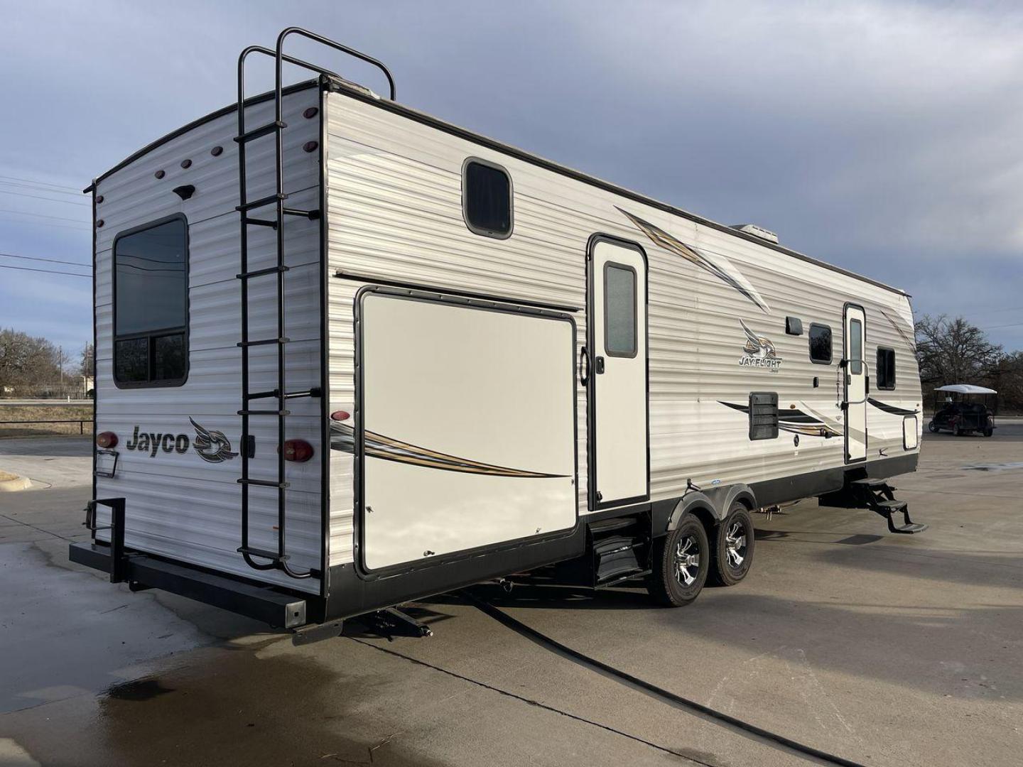 2020 JAYCO JAYFLIGHT 324BDSW (1UJBJ0BT1L7) , Length: 36.17 ft. | Dry Weight: 7,663 lbs. | Gross Weight: 9,000 lbs. | Slides: 2 transmission, located at 4319 N Main Street, Cleburne, TX, 76033, (817) 221-0660, 32.435829, -97.384178 - Photo#25