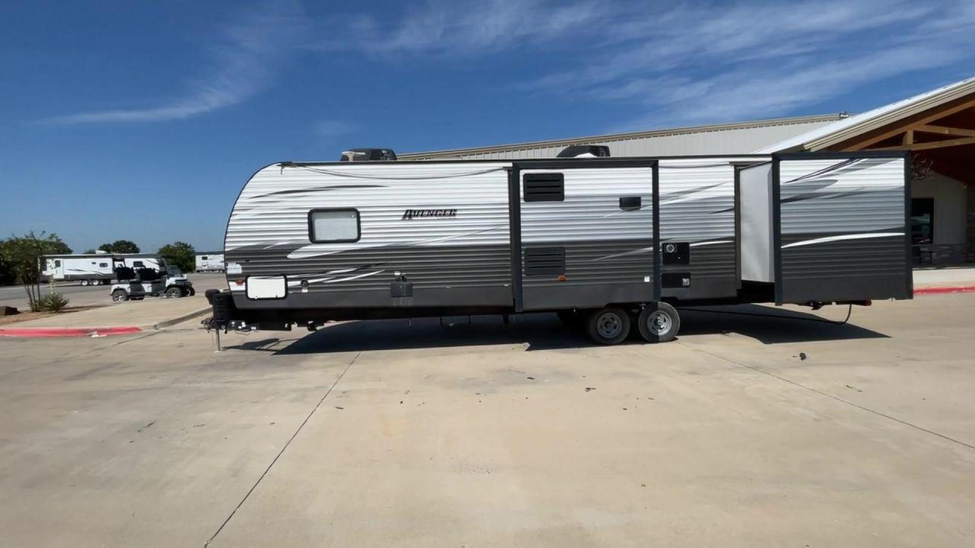 2020 TAN KEYSTONE AVENGER 32QBI (5ZT2AVXB5LB) , Length: 38 ft. | Dry Weight: 9,029 lbs. | Slides: 3 transmission, located at 4319 N Main Street, Cleburne, TX, 76033, (817) 221-0660, 32.435829, -97.384178 - Photo#6