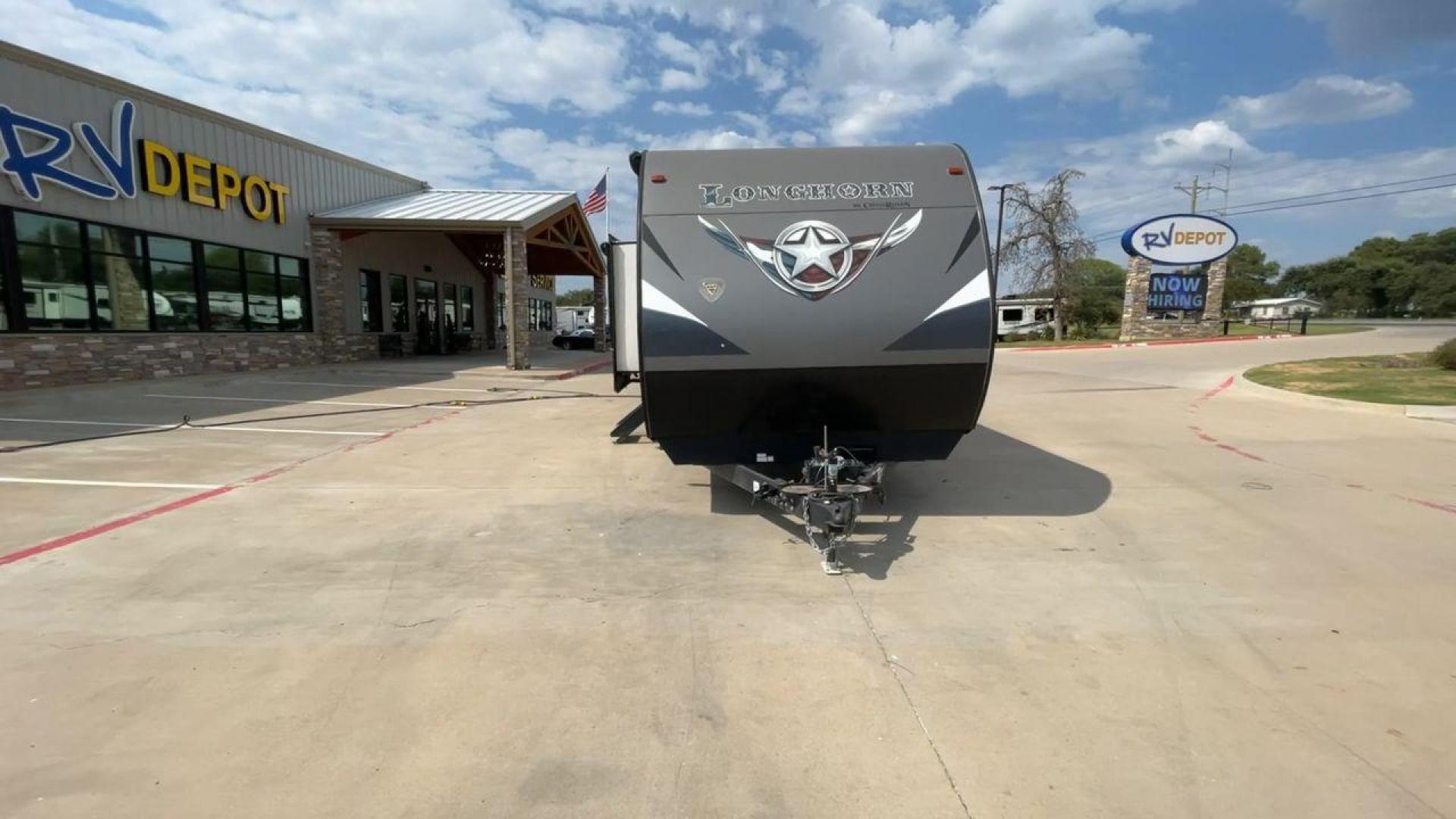 2020 GRAY KEYSTONE LONGHORN 333DB (4YDT33324LS) , Length: 37 ft | Dry Weight: 8,214 lbs | Slides: 2 transmission, located at 4319 N Main Street, Cleburne, TX, 76033, (817) 221-0660, 32.435829, -97.384178 - Photo#4