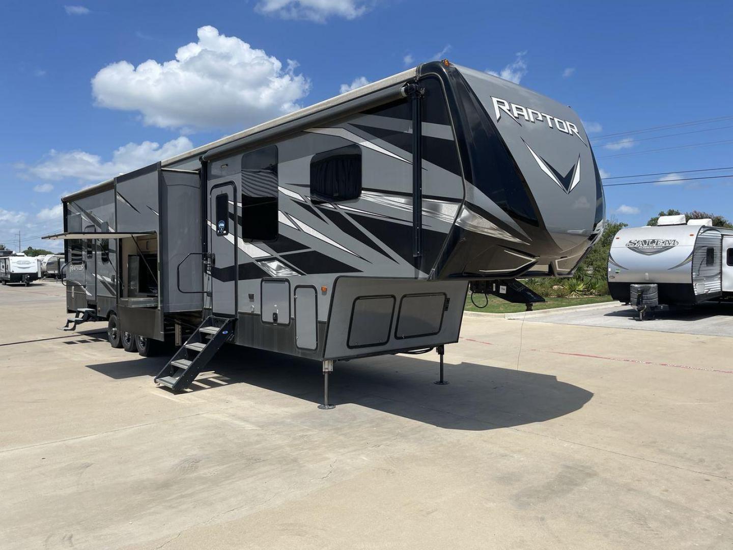 2020 KEYSTONE RAPTOR 423 (4YDF42332LR) , located at 4319 N Main Street, Cleburne, TX, 76033, (817) 221-0660, 32.435829, -97.384178 - Photo#23