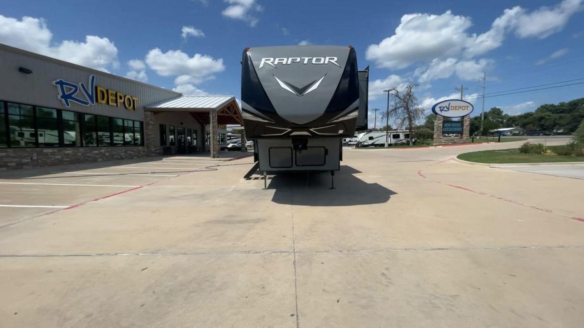 2020 KEYSTONE RAPTOR 423 (4YDF42332LR) , located at 4319 N Main Street, Cleburne, TX, 76033, (817) 221-0660, 32.435829, -97.384178 - Photo#4