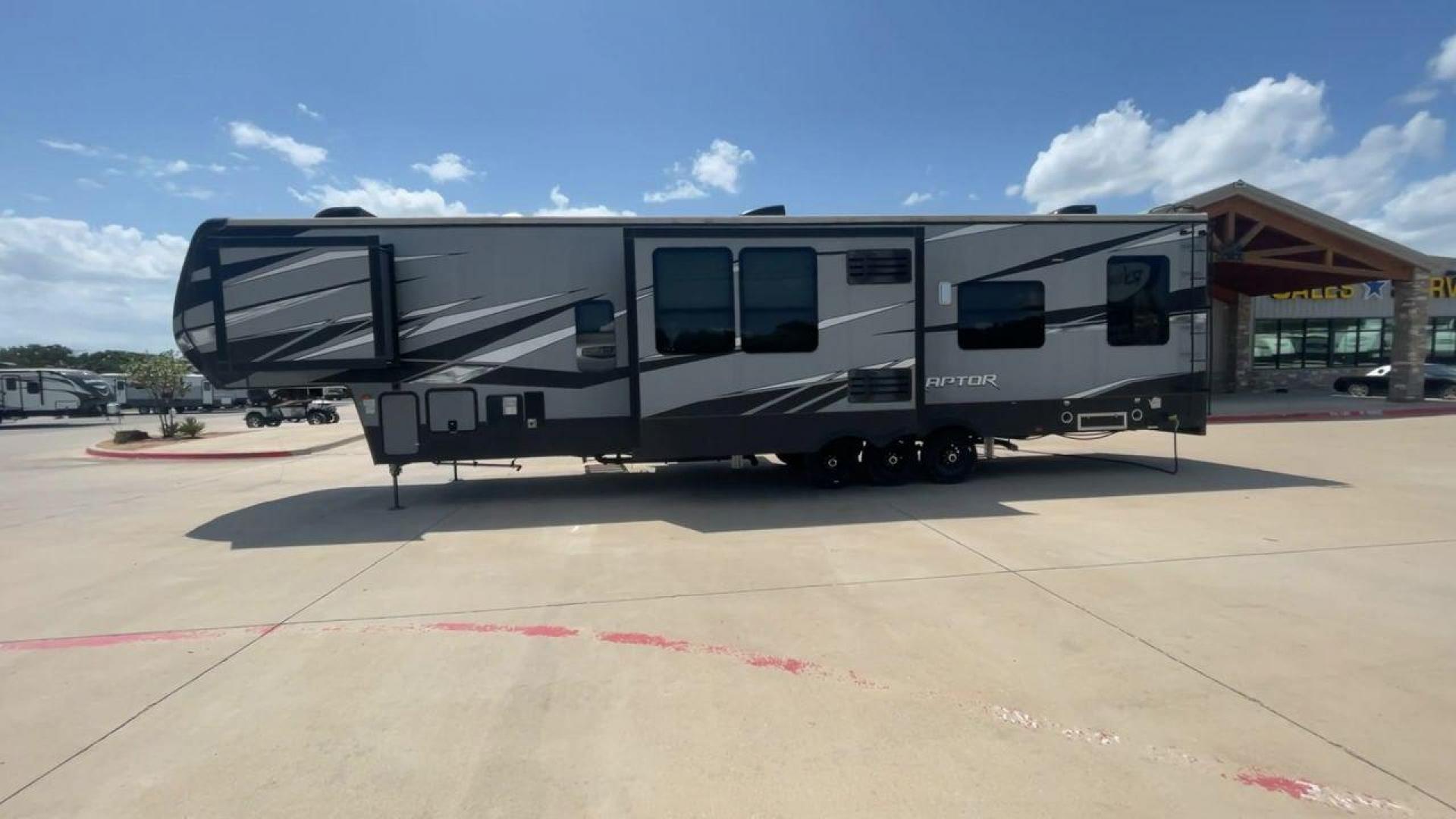 2020 KEYSTONE RAPTOR 423 (4YDF42332LR) , located at 4319 N Main Street, Cleburne, TX, 76033, (817) 221-0660, 32.435829, -97.384178 - Photo#6