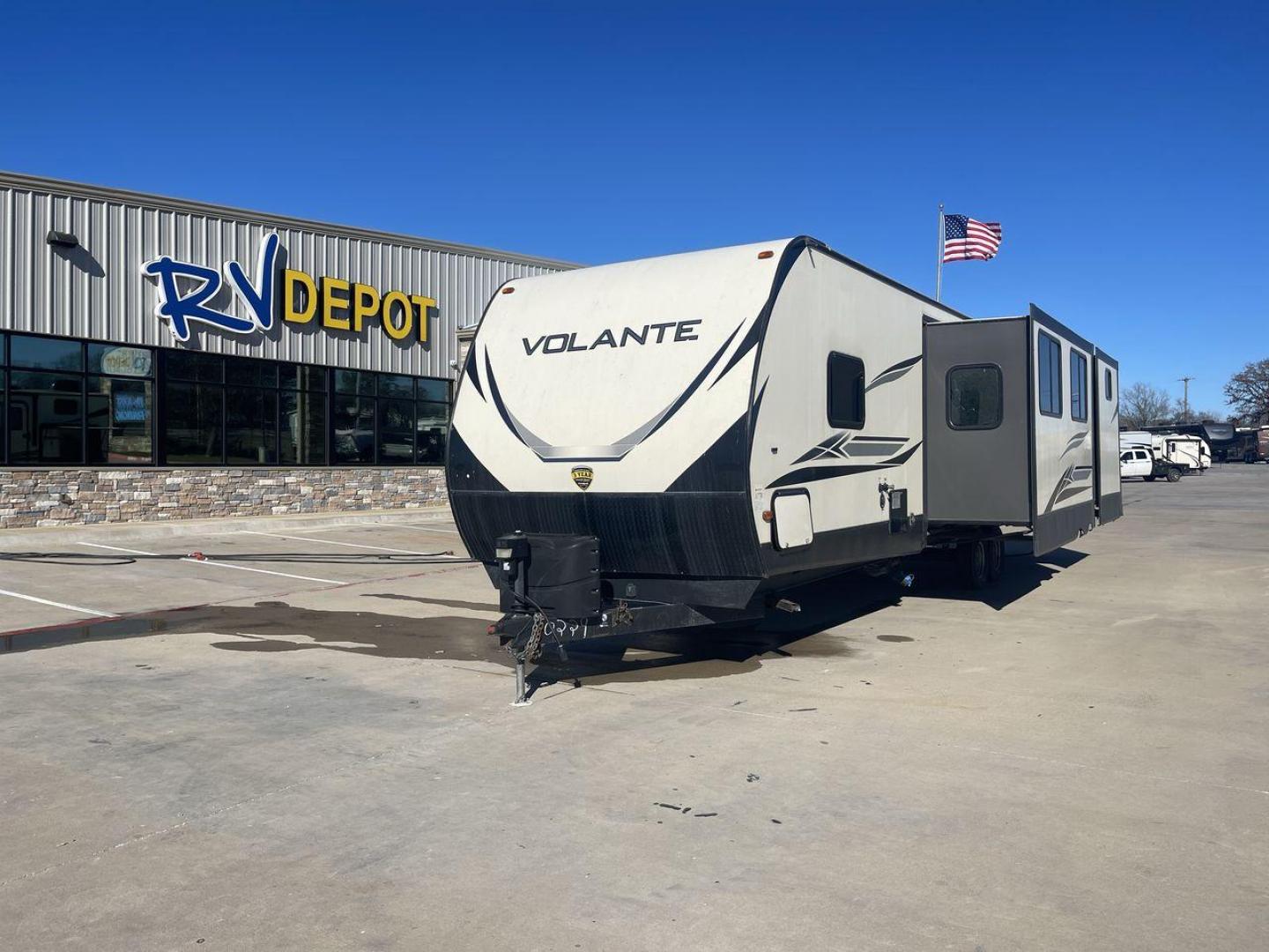 2020 KEYSTONE RV VOLANTE 33BH (4YDT33B26L6) , Length: 37.5 ft. | Dry Weight: 8,284 lbs. | Slides: 3 transmission, located at 4319 N Main Street, Cleburne, TX, 76033, (817) 221-0660, 32.435829, -97.384178 - With the 2020 Keystone RV Volante 33BH travel trailer, the family will sure enjoy every camping trip in all seasons. This trailer comes with ideal amenities to make your stay comfortable. This unit measures 38 ft length, 8 ft width, and 11.6 ft interior height. It has a dry weight of 7,658 lbs along - Photo#0