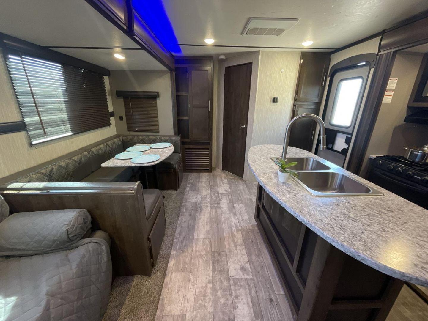 2020 KEYSTONE RV VOLANTE 33BH (4YDT33B26L6) , Length: 37.5 ft. | Dry Weight: 8,284 lbs. | Slides: 3 transmission, located at 4319 N Main Street, Cleburne, TX, 76033, (817) 221-0660, 32.435829, -97.384178 - With the 2020 Keystone RV Volante 33BH travel trailer, the family will sure enjoy every camping trip in all seasons. This trailer comes with ideal amenities to make your stay comfortable. This unit measures 38 ft length, 8 ft width, and 11.6 ft interior height. It has a dry weight of 7,658 lbs along - Photo#13