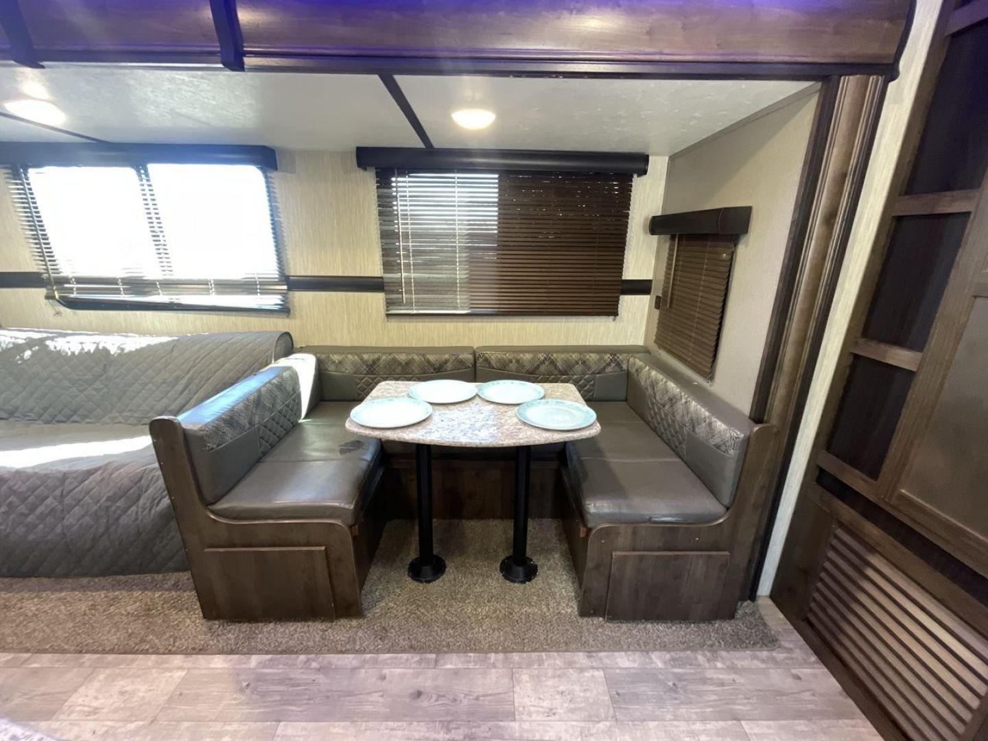 2020 KEYSTONE RV VOLANTE 33BH (4YDT33B26L6) , Length: 37.5 ft. | Dry Weight: 8,284 lbs. | Slides: 3 transmission, located at 4319 N Main Street, Cleburne, TX, 76033, (817) 221-0660, 32.435829, -97.384178 - With the 2020 Keystone RV Volante 33BH travel trailer, the family will sure enjoy every camping trip in all seasons. This trailer comes with ideal amenities to make your stay comfortable. This unit measures 38 ft length, 8 ft width, and 11.6 ft interior height. It has a dry weight of 7,658 lbs along - Photo#14