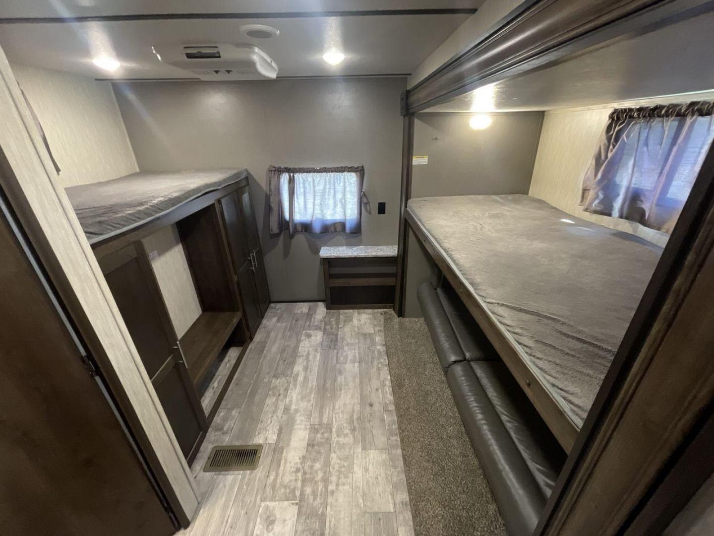 2020 KEYSTONE RV VOLANTE 33BH (4YDT33B26L6) , Length: 37.5 ft. | Dry Weight: 8,284 lbs. | Slides: 3 transmission, located at 4319 N Main Street, Cleburne, TX, 76033, (817) 221-0660, 32.435829, -97.384178 - With the 2020 Keystone RV Volante 33BH travel trailer, the family will sure enjoy every camping trip in all seasons. This trailer comes with ideal amenities to make your stay comfortable. This unit measures 38 ft length, 8 ft width, and 11.6 ft interior height. It has a dry weight of 7,658 lbs along - Photo#19