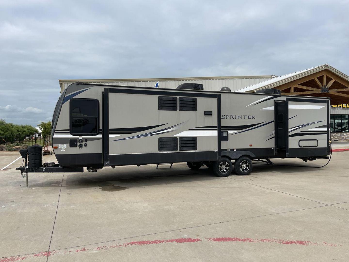 2020 KEYSTONE SPRINTER 330KBS (4YDT33027L1) , located at 4319 N Main Street, Cleburne, TX, 76033, (817) 221-0660, 32.435829, -97.384178 - Photo#24