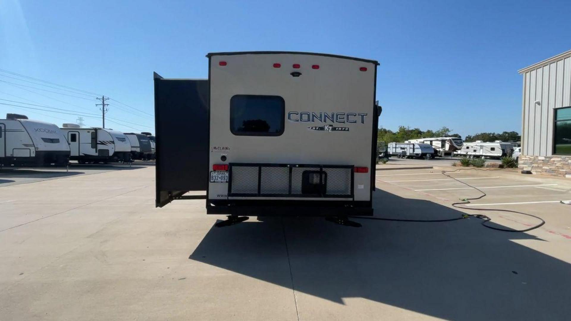 2020 KZ CONNECT 322BHK (4EZTL3221L7) , Length: 37.75 ft. | Dry Weight: 7,700 lbs. | Gross Weight: 8,800 lbs. | Slides: 2 transmission, located at 4319 N Main Street, Cleburne, TX, 76033, (817) 221-0660, 32.435829, -97.384178 - Photo#8