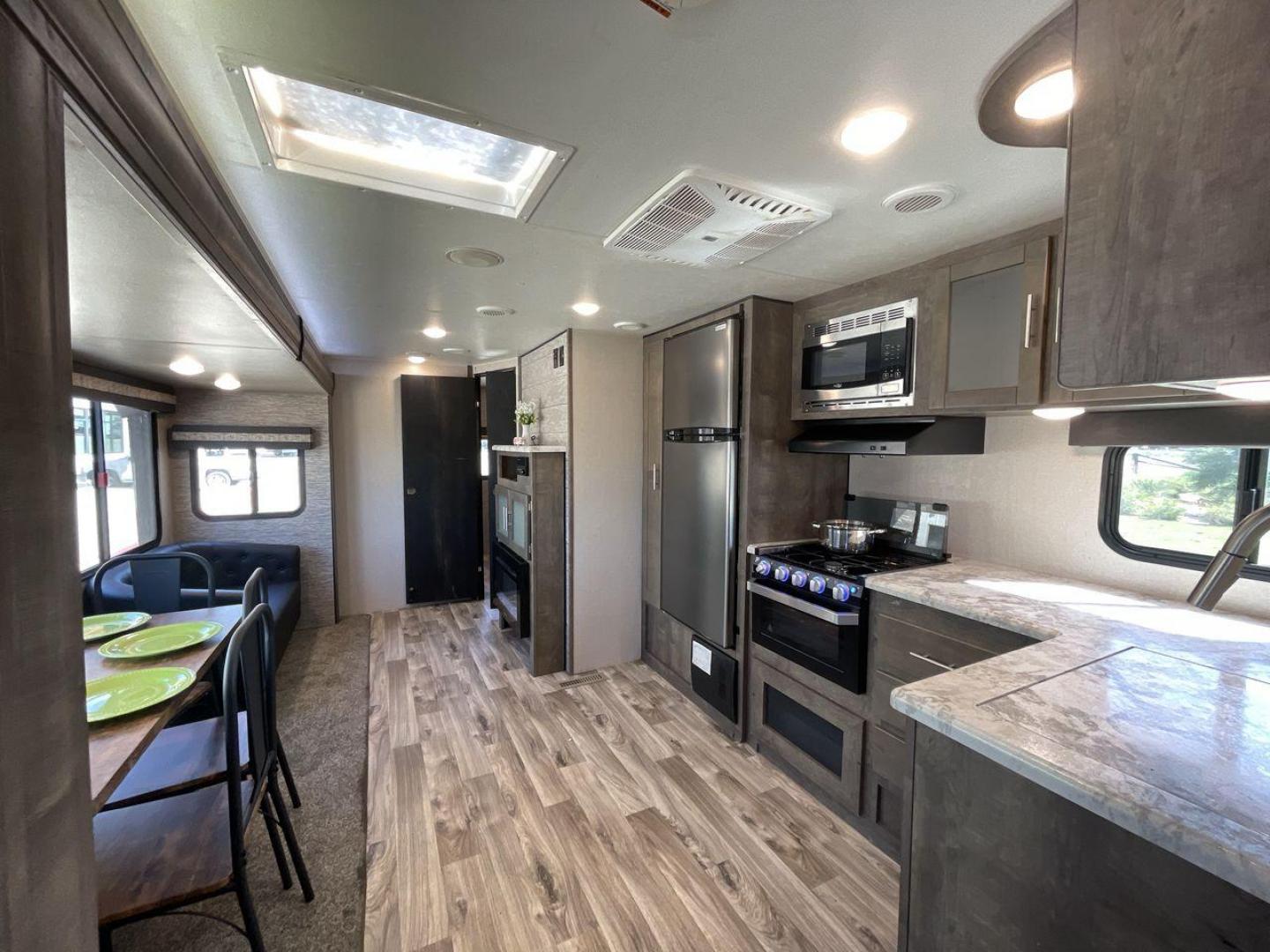 2020 KZ CONNECT 322BHK (4EZTL3221L7) , Length: 37.75 ft. | Dry Weight: 7,700 lbs. | Gross Weight: 8,800 lbs. | Slides: 2 transmission, located at 4319 N Main Street, Cleburne, TX, 76033, (817) 221-0660, 32.435829, -97.384178 - Photo#11