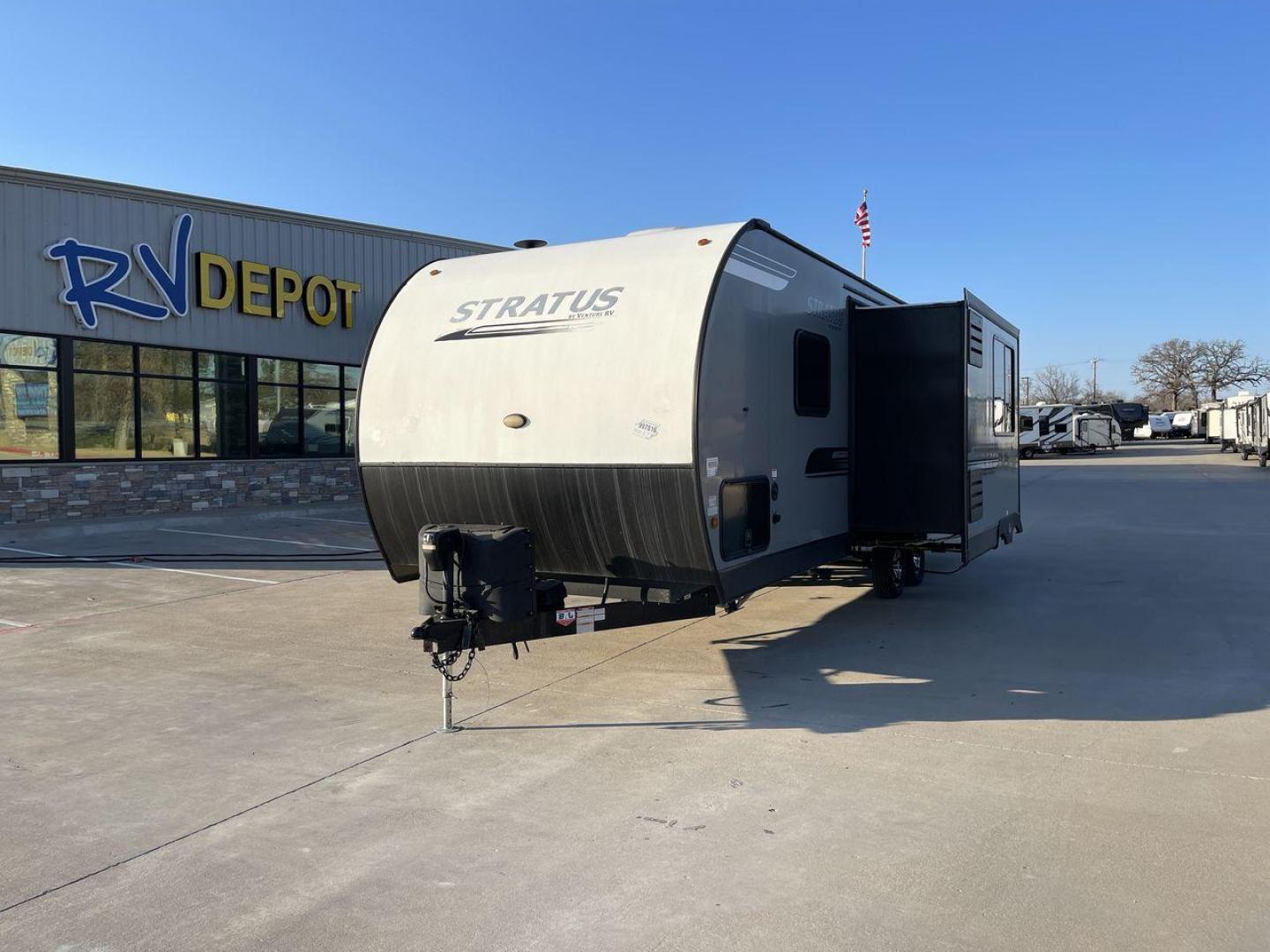 2020 KZ STRATUS 261VBH (4EZT32626L8) , located at 4319 N Main Street, Cleburne, TX, 76033, (817) 221-0660, 32.435829, -97.384178 - Photo#0