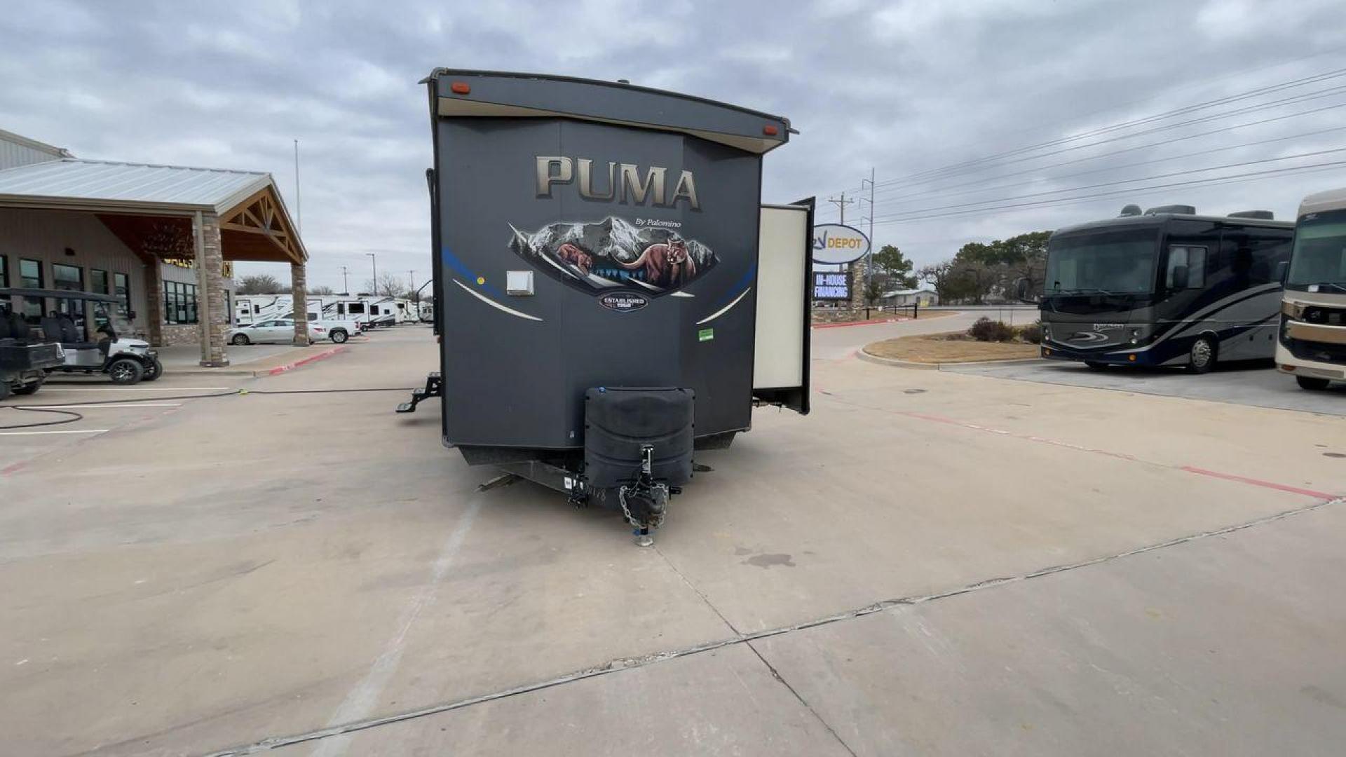 2020 NV DIGIL PUMA 38DBS - (4X4TPUP27LP) , Length: 41.92 ft | Dry Weight: 9,748 lbs. | Gross Weight: 11,522 lbs. | Slides: 3. transmission, located at 4319 N Main Street, Cleburne, TX, 76033, (817) 221-0660, 32.435829, -97.384178 - With its impressive features and unbeatable price of $38,995, this RV is sure to make your road trip dreams come true. The 2020 Puma 38DBS is a spacious and stylish travel trailer designed for both comfort and functionality. Its exterior features a striking combination of cream and gray tones with s - Photo#4