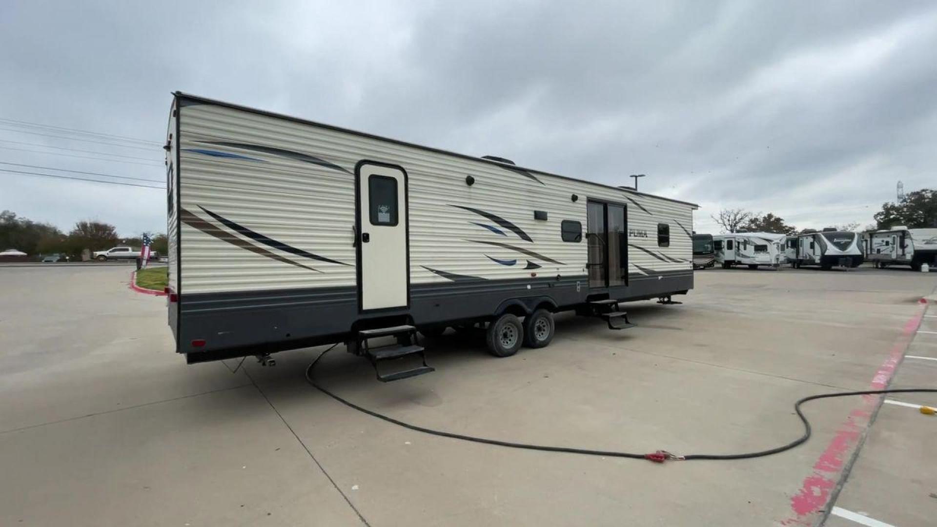 2020 PUMA 38DBS - (4X4TPUP26LP) , located at 4319 N Main Street, Cleburne, TX, 76033, (817) 221-0660, 32.435829, -97.384178 - Are you looking for a spacious and comfortable travel trailer bunk house to explore the local driving highlights around Cleburne, TX? Look no further than this 2020 PUMA 38DBS, available for sale at RV Depot in Cleburne, TX. With its impressive features and affordable price of $38,995, this travel t - Photo#1