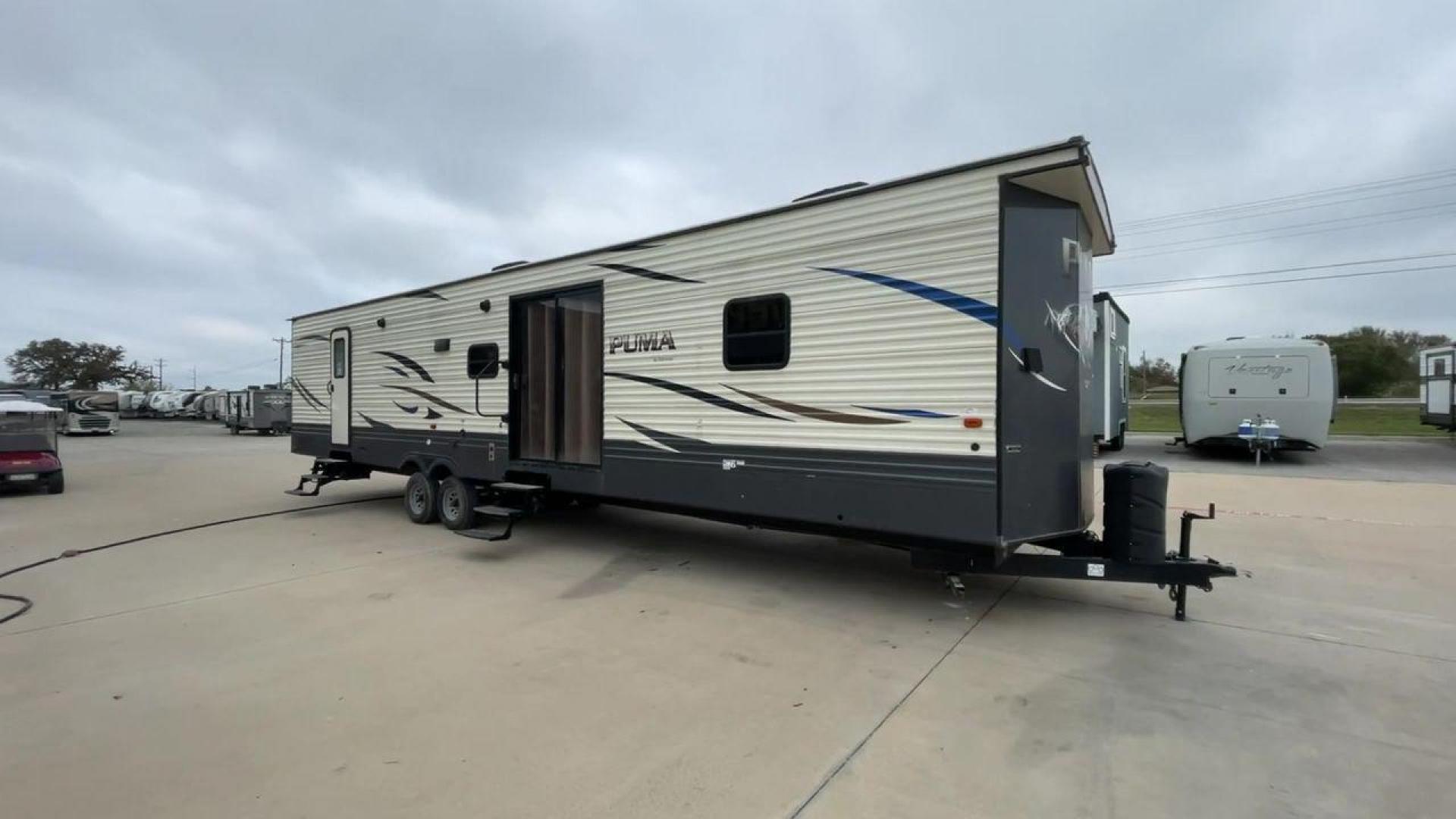 2020 PUMA 38DBS - (4X4TPUP26LP) , located at 4319 N Main Street, Cleburne, TX, 76033, (817) 221-0660, 32.435829, -97.384178 - Are you looking for a spacious and comfortable travel trailer bunk house to explore the local driving highlights around Cleburne, TX? Look no further than this 2020 PUMA 38DBS, available for sale at RV Depot in Cleburne, TX. With its impressive features and affordable price of $38,995, this travel t - Photo#3