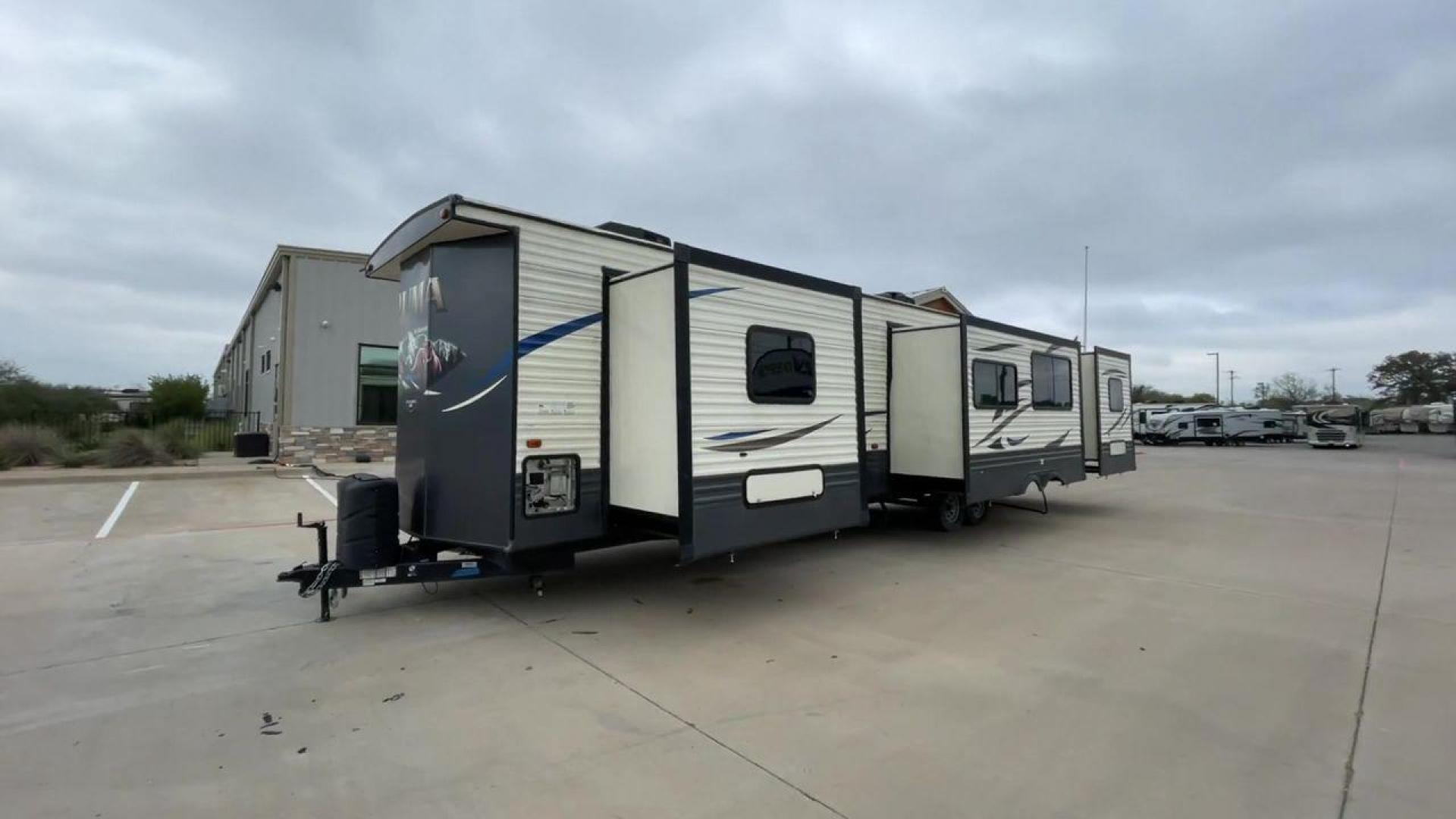 2020 PUMA 38DBS - (4X4TPUP26LP) , located at 4319 N Main Street, Cleburne, TX, 76033, (817) 221-0660, 32.435829, -97.384178 - Are you looking for a spacious and comfortable travel trailer bunk house to explore the local driving highlights around Cleburne, TX? Look no further than this 2020 PUMA 38DBS, available for sale at RV Depot in Cleburne, TX. With its impressive features and affordable price of $38,995, this travel t - Photo#5