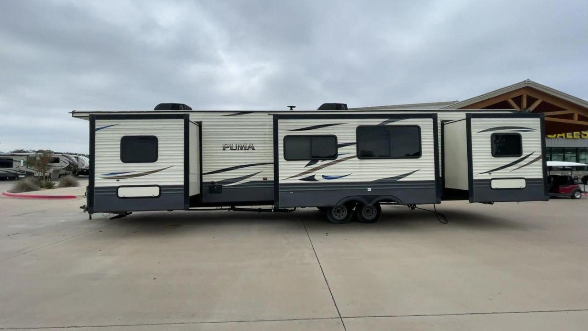 2020 PUMA 38DBS - (4X4TPUP26LP) , located at 4319 N Main Street, Cleburne, TX, 76033, (817) 221-0660, 32.435829, -97.384178 - Are you looking for a spacious and comfortable travel trailer bunk house to explore the local driving highlights around Cleburne, TX? Look no further than this 2020 PUMA 38DBS, available for sale at RV Depot in Cleburne, TX. With its impressive features and affordable price of $38,995, this travel t - Photo#6