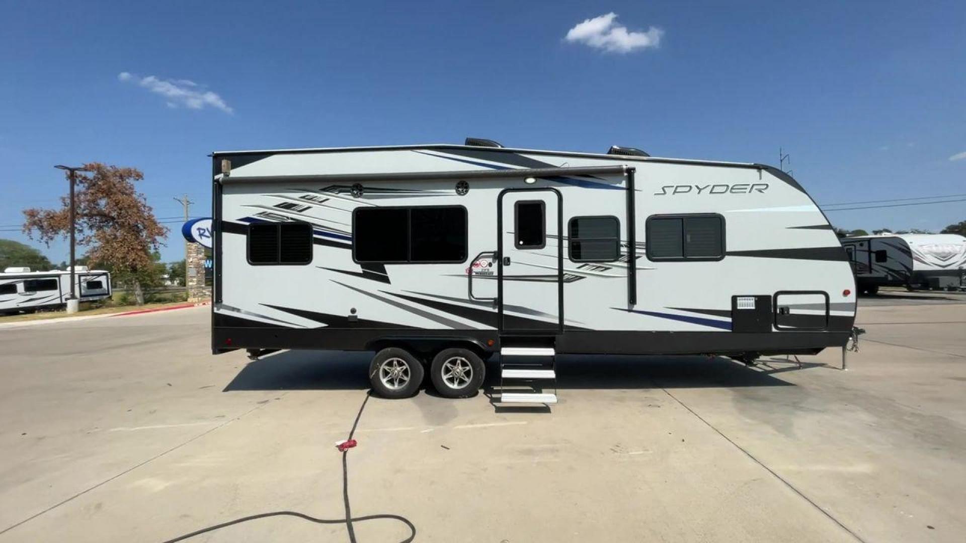 2020 WHITE WINNEBAGO SPYDER 23FB (54CUS1T21L4) , Length: 30.33 ft. | Dry Weight: 7,300 lbs. | Gross Weight: 11,300 lbs. | Slides: 0 transmission, located at 4319 N Main Street, Cleburne, TX, 76033, (817) 221-0660, 32.435829, -97.384178 - With a length of 30 feet and a dry weight of 7,300 lbs, the 2020 Winnebago Spyder 23FB strikes the perfect balance between spaciousness and towing ease. Constructed with a durable aluminum body frame and fiberglass sidewalls, it offers exceptional durability and longevity on the road, ensuring that - Photo#2