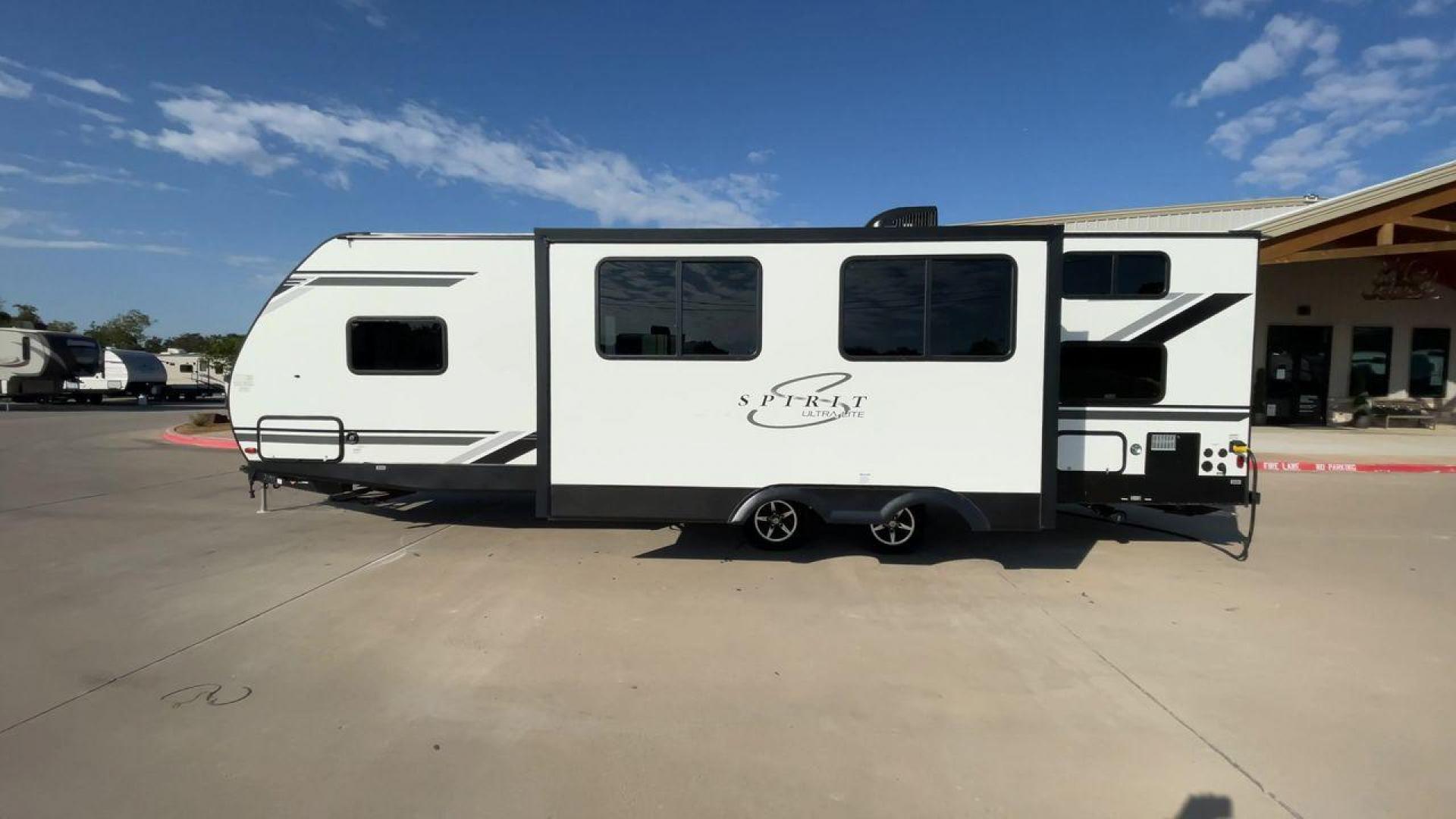 2021 COACHMEN SPIRIT 2963BH (5ZT2SBVBXMS) , Length: 33.92 ft. | Dry Weight: 6,408 lbs. | Slides: 1 transmission, located at 4319 N Main Street, Cleburne, TX, 76033, (817) 221-0660, 32.435829, -97.384178 - Photo#6