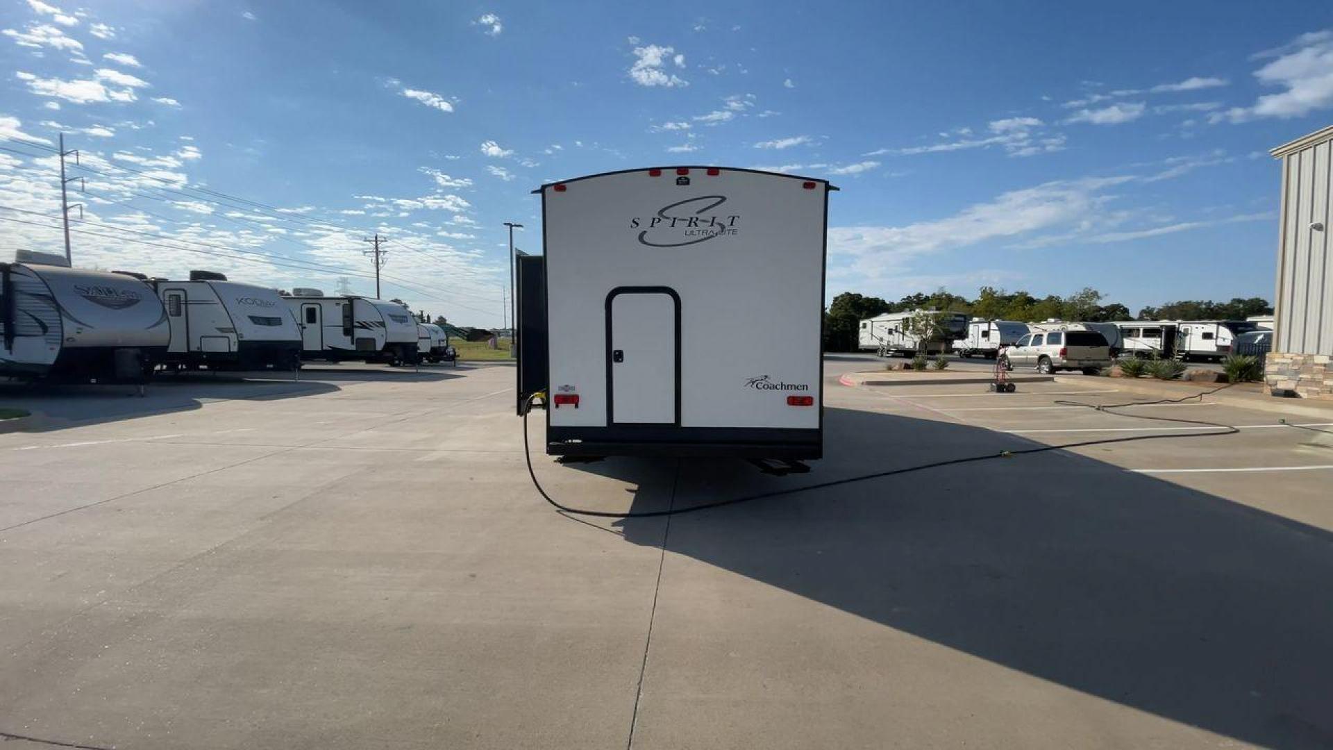 2021 COACHMEN SPIRIT 2963BH (5ZT2SBVBXMS) , Length: 33.92 ft. | Dry Weight: 6,408 lbs. | Slides: 1 transmission, located at 4319 N Main Street, Cleburne, TX, 76033, (817) 221-0660, 32.435829, -97.384178 - Photo#8