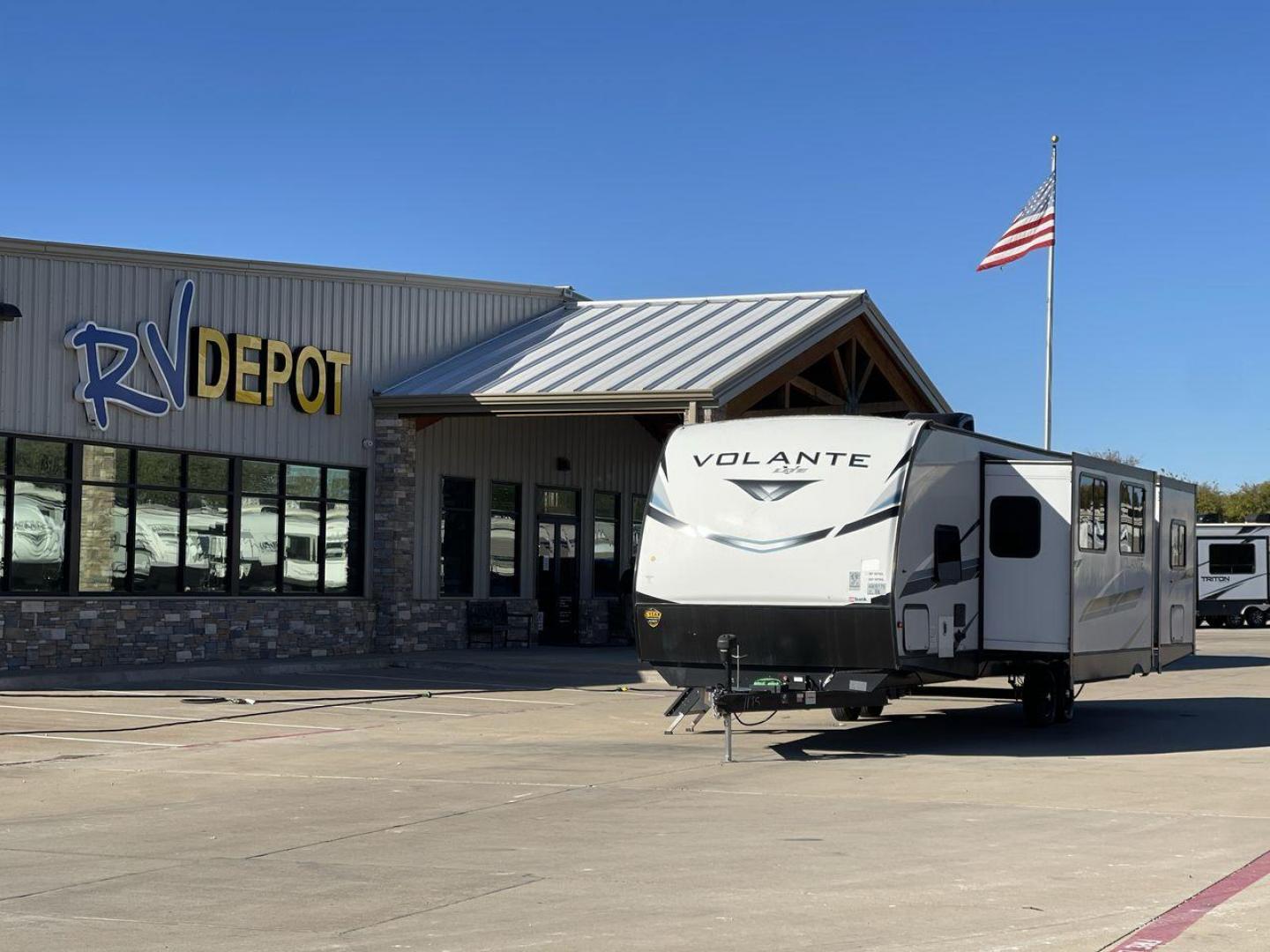 2021 CROSSROADS VOLANTE 32FB (4YDT32F21M6) , Length: 35.92 ft. | Dry Weight: 7,578 lbs. | Gross Weight: 9,810 lbs. | Slides: 2 transmission, located at 4319 N Main Street, Cleburne, TX, 76033, (817) 221-0660, 32.435829, -97.384178 - Photo#0