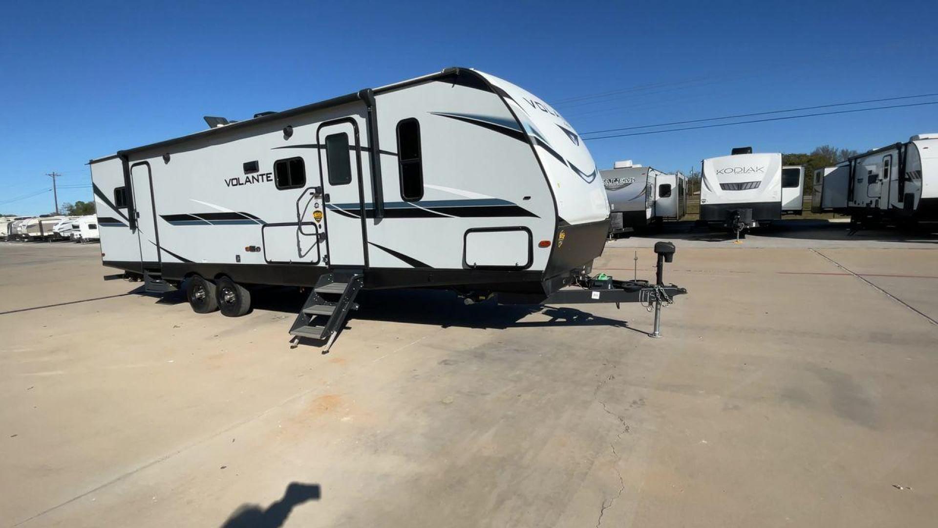 2021 CROSSROADS VOLANTE 32FB (4YDT32F21M6) , Length: 35.92 ft. | Dry Weight: 7,578 lbs. | Gross Weight: 9,810 lbs. | Slides: 2 transmission, located at 4319 N Main Street, Cleburne, TX, 76033, (817) 221-0660, 32.435829, -97.384178 - Photo#3