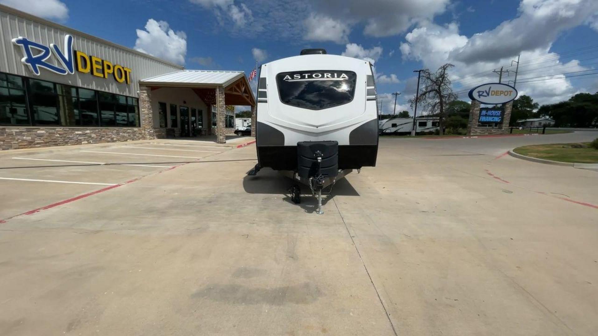 2021 DUTCHMEN ASTORIA 3202BH (4YDT32021MM) , Length: 36.83 ft. | Dry Weight: 7,724 lbs. | Slides: 2 transmission, located at 4319 N Main Street, Cleburne, TX, 76033, (817) 221-0660, 32.435829, -97.384178 - Photo#4