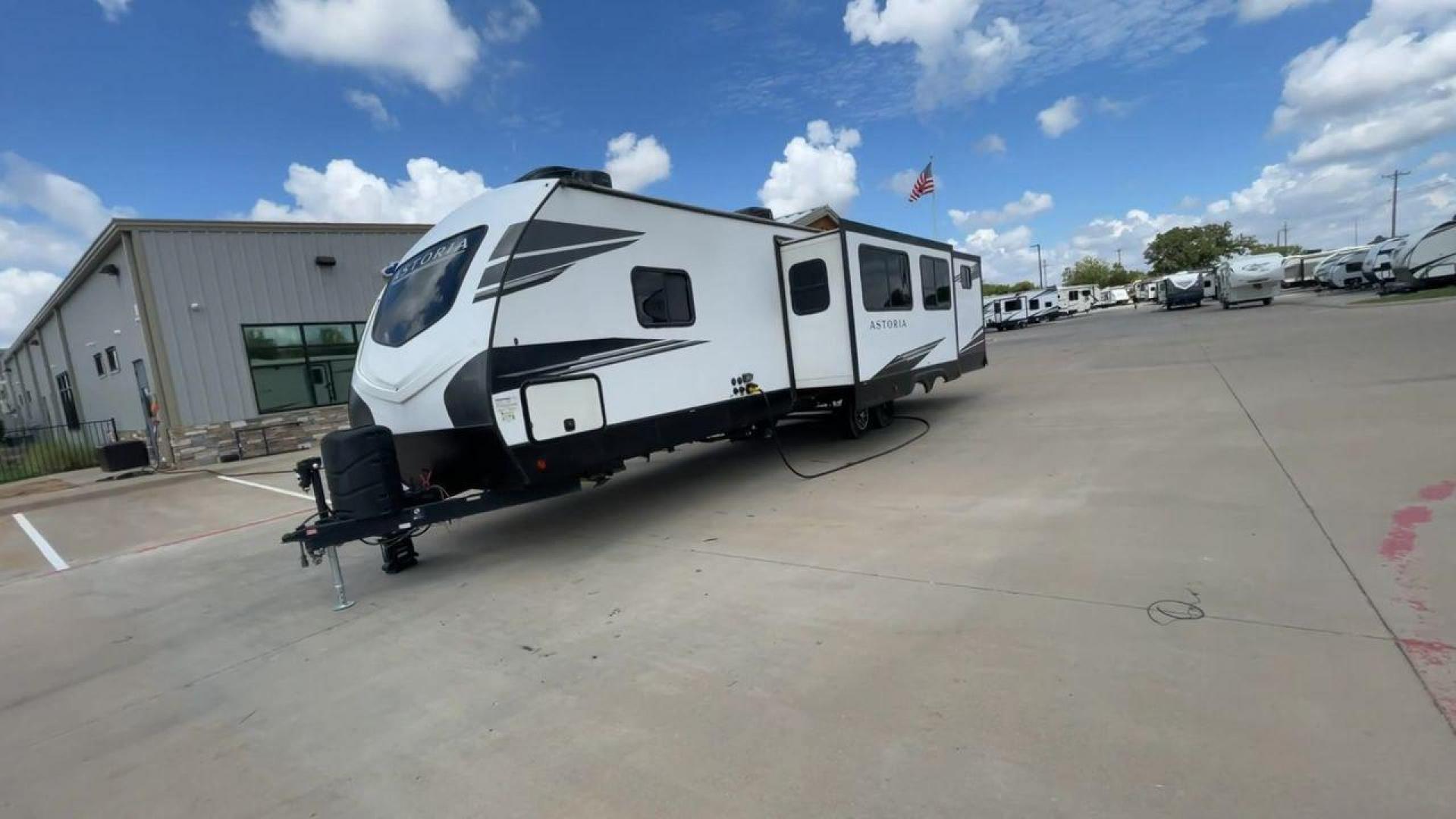 2021 DUTCHMEN ASTORIA 3202BH (4YDT32021MM) , Length: 36.83 ft. | Dry Weight: 7,724 lbs. | Slides: 2 transmission, located at 4319 N Main Street, Cleburne, TX, 76033, (817) 221-0660, 32.435829, -97.384178 - Photo#5